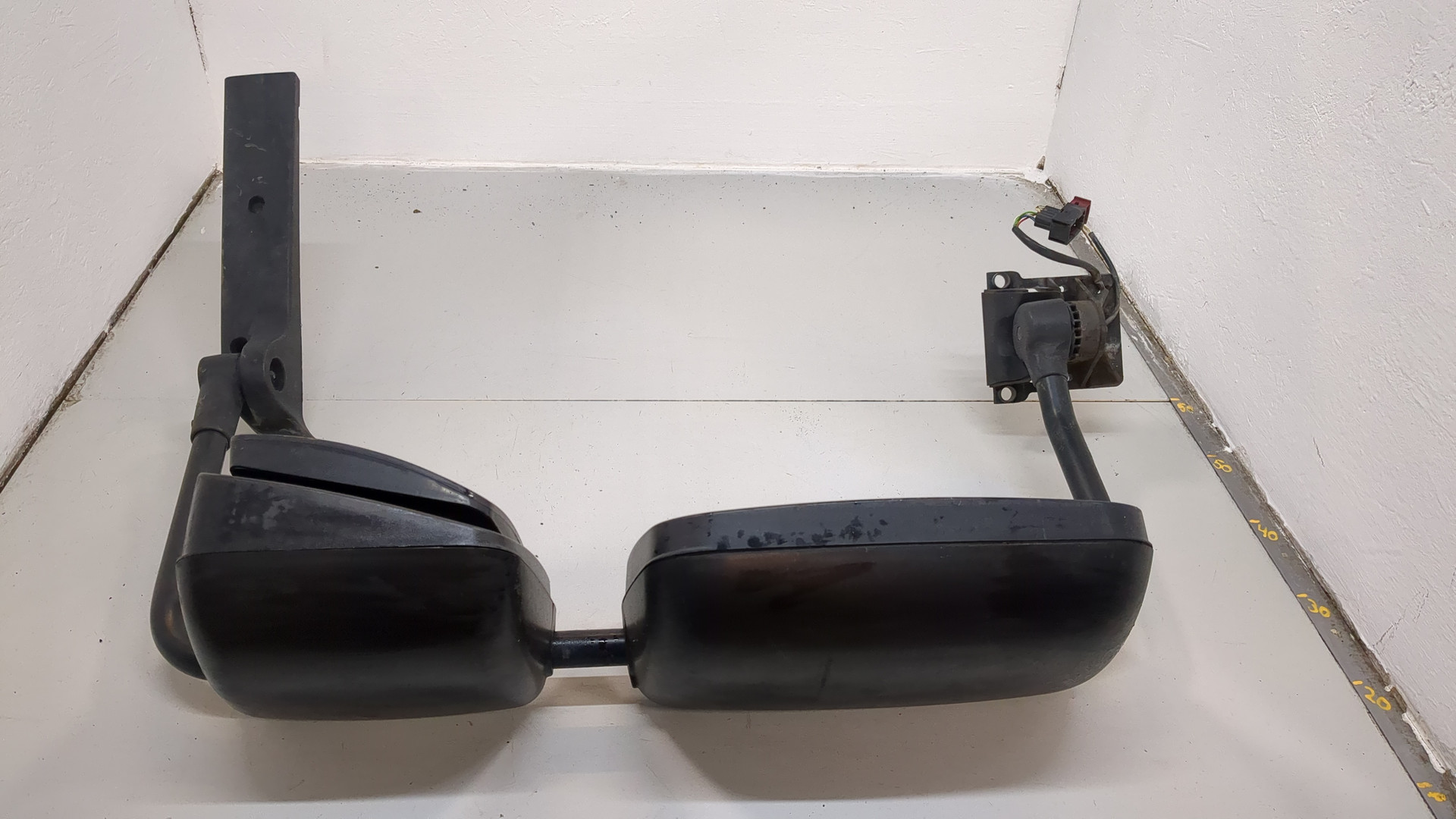 Зеркало левое электрическое