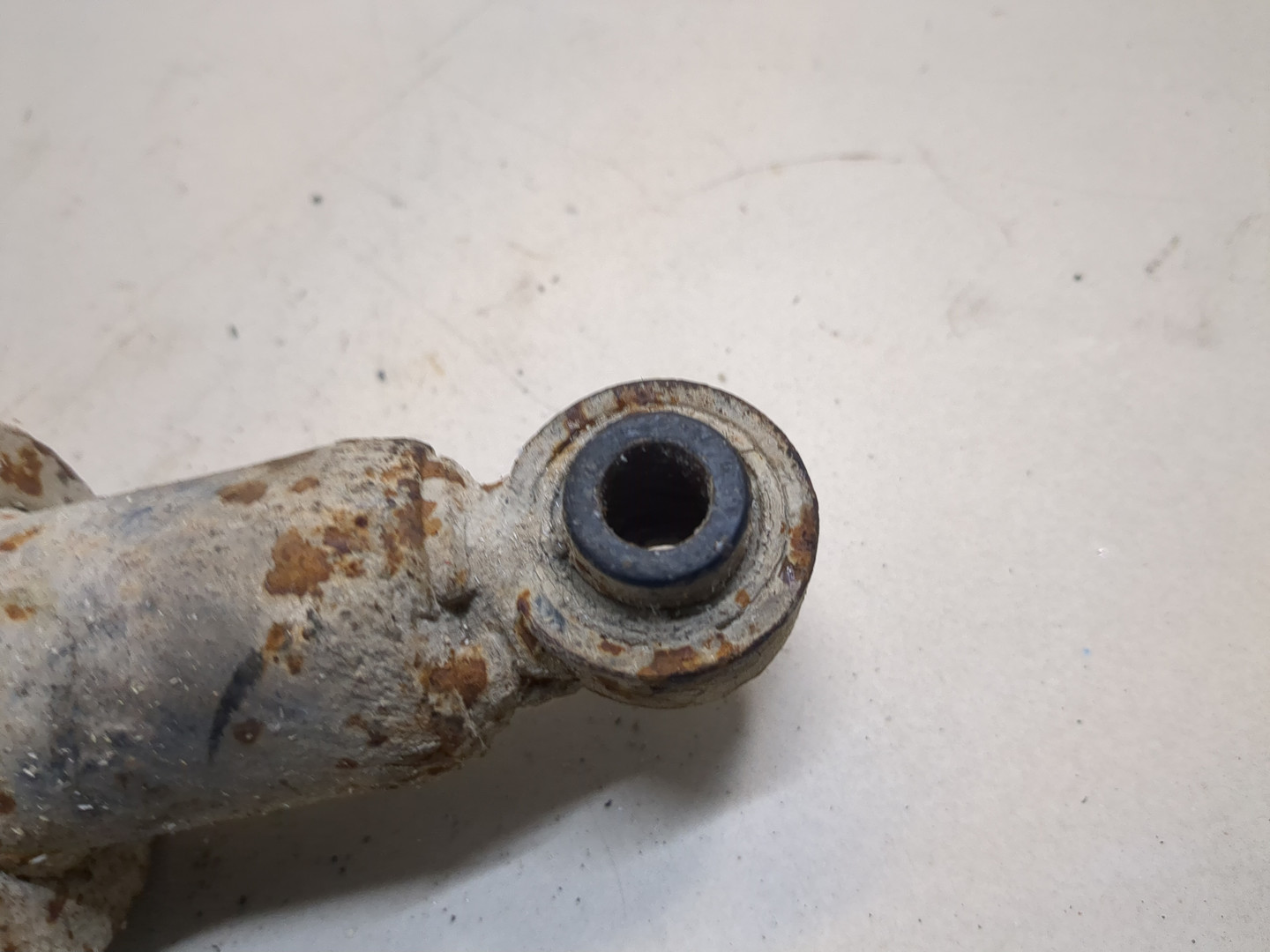 Амортизатор кабины