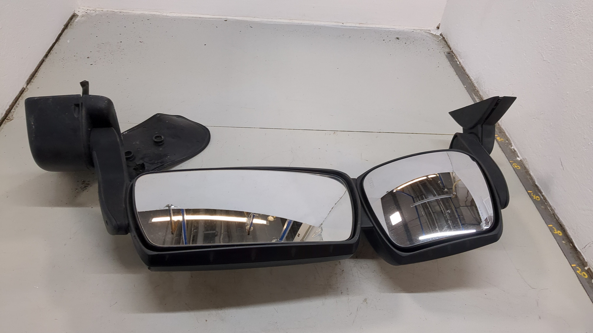 Зеркало правое электрическое