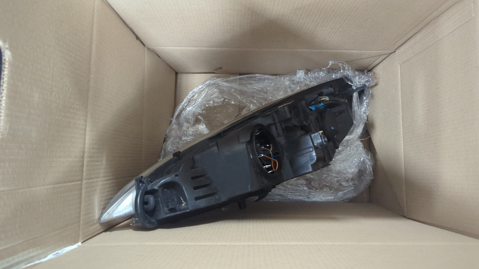 Фара правая