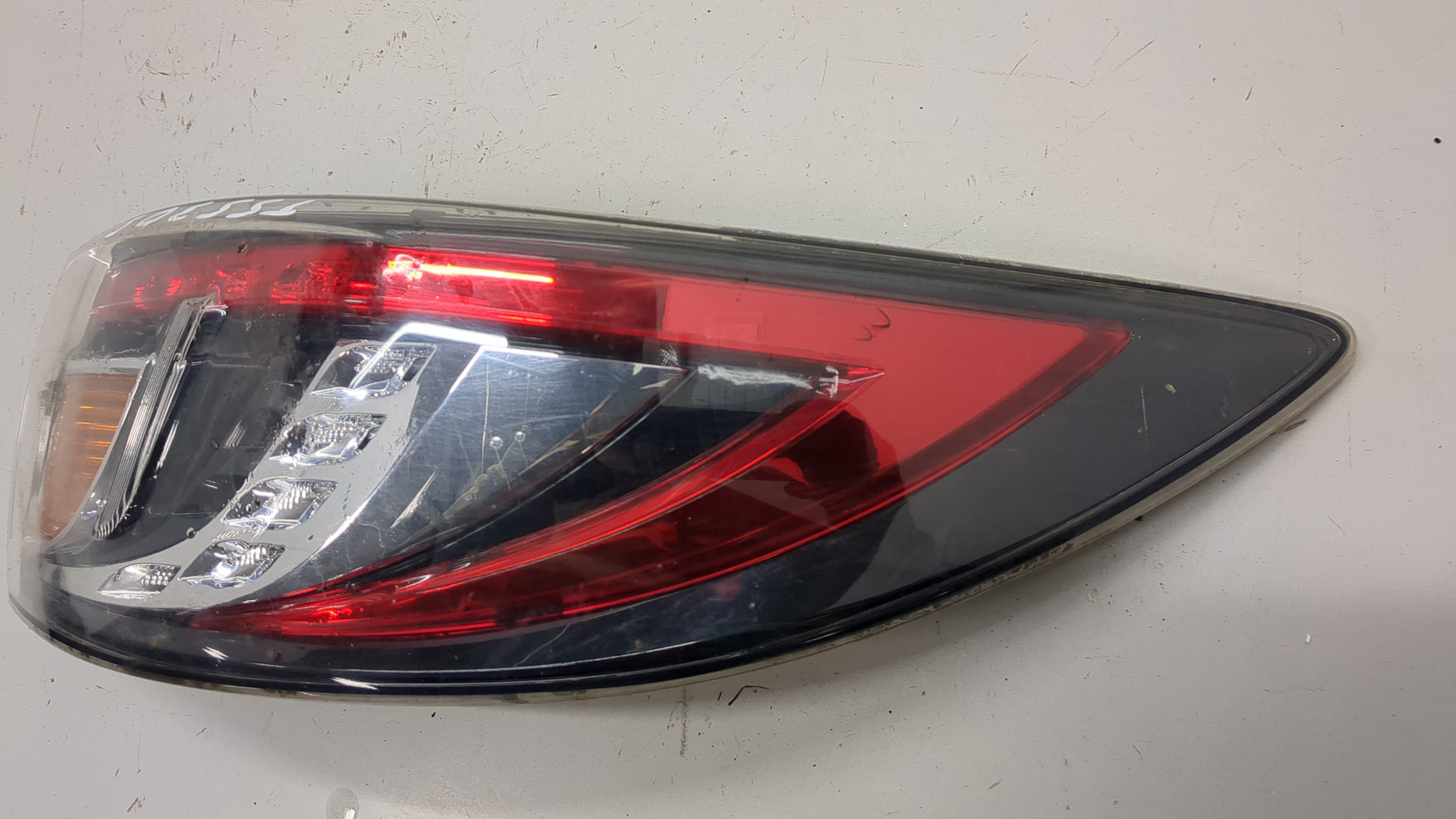 Фонарь задний правый