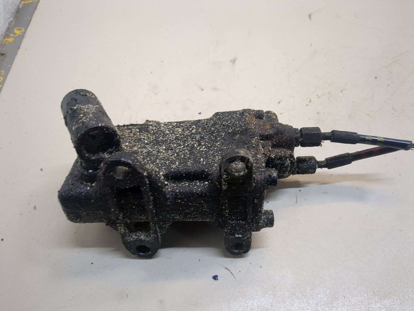 Насос подъема кабины