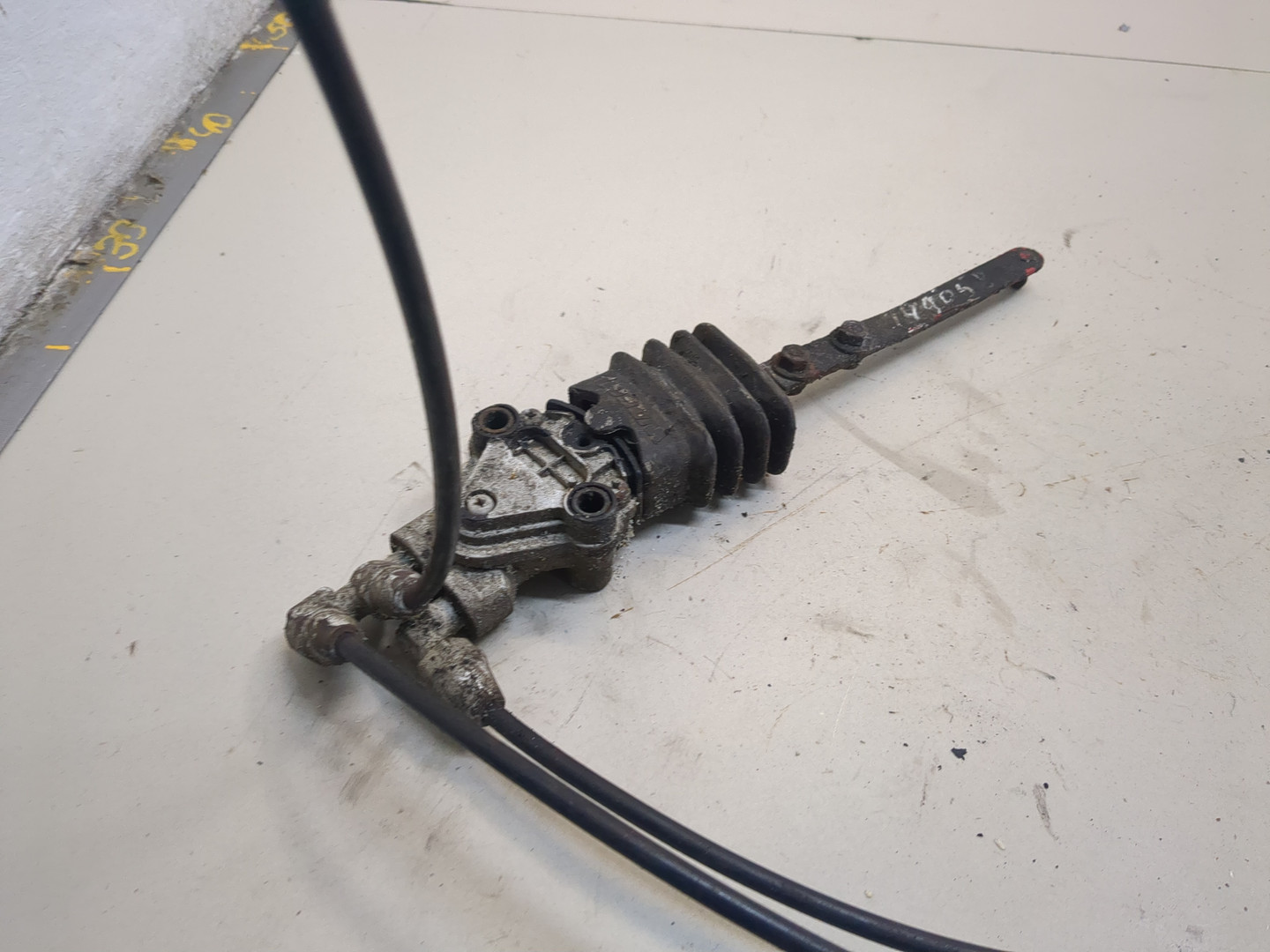 Кран уровня пола кабины