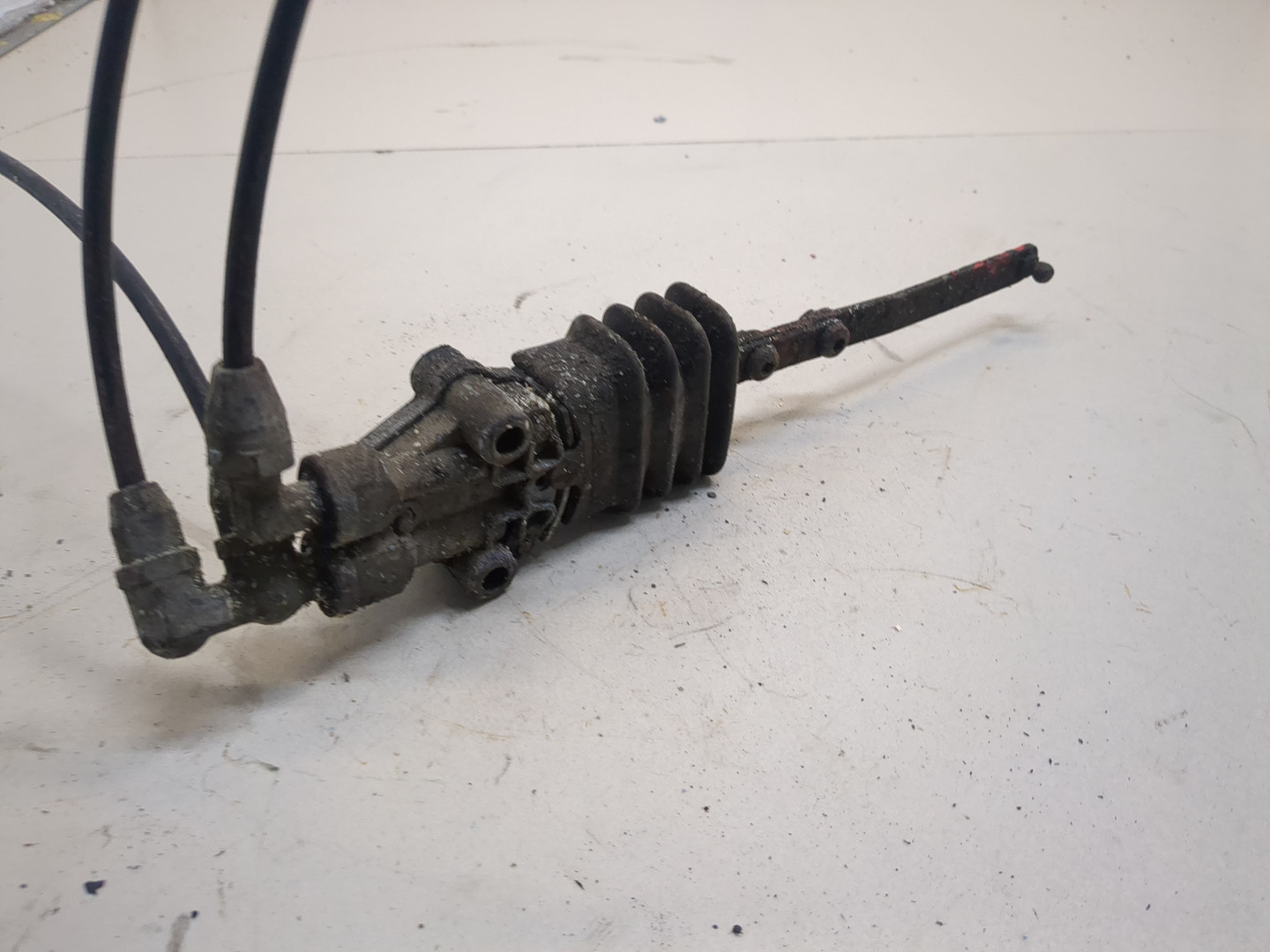 Кран уровня пола кабины