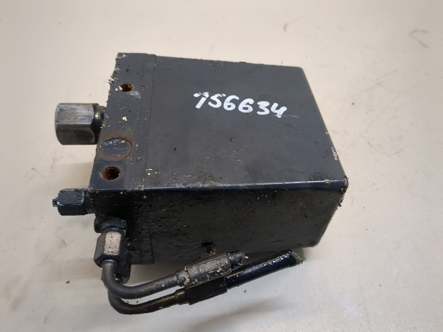 Насос подъема кабины