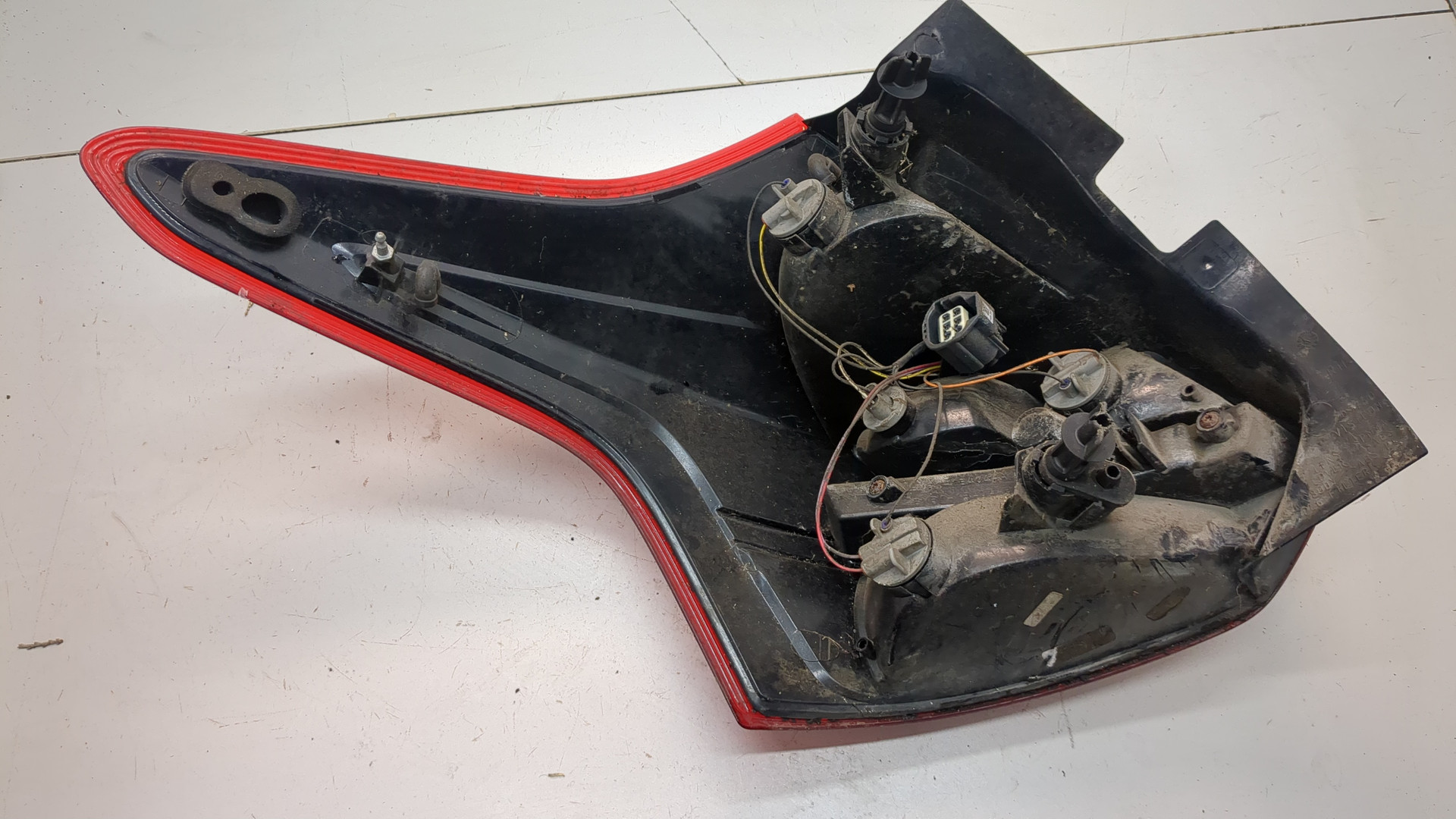 Фонарь задний правый