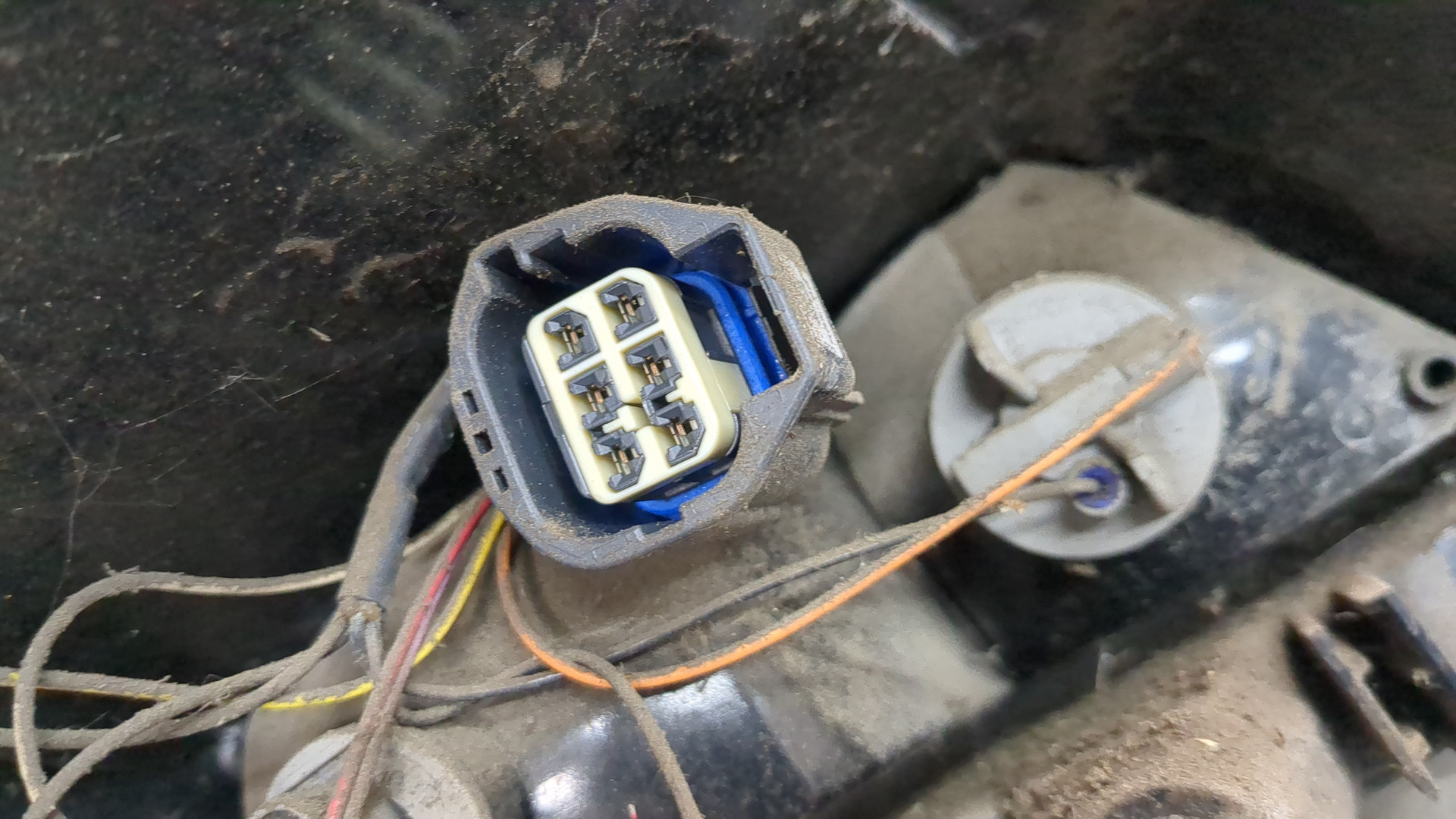 Фонарь задний правый