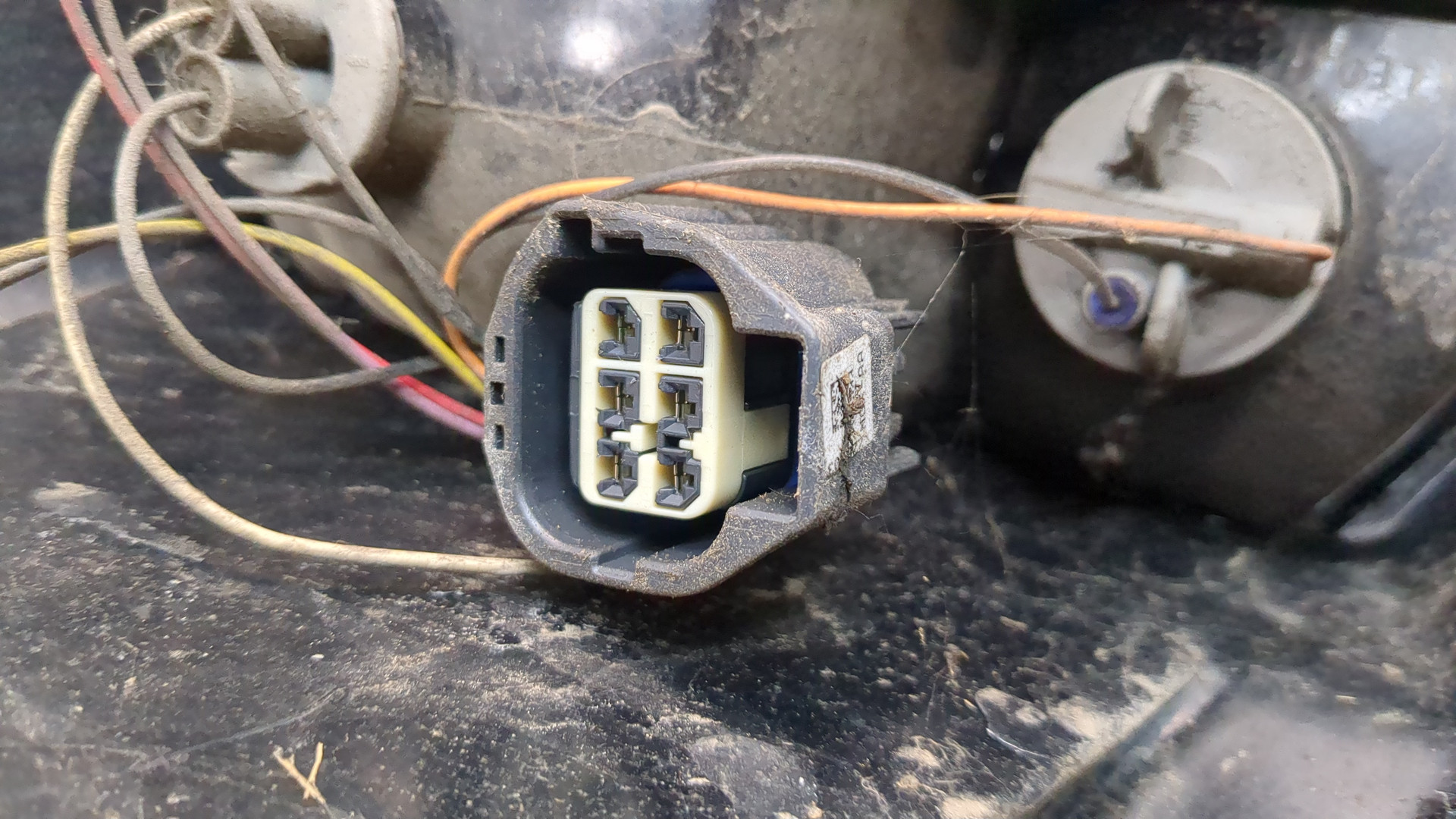 Фонарь задний левый