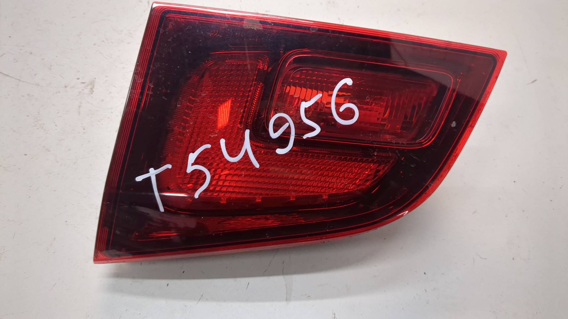 Фонарь задний внутренний правый