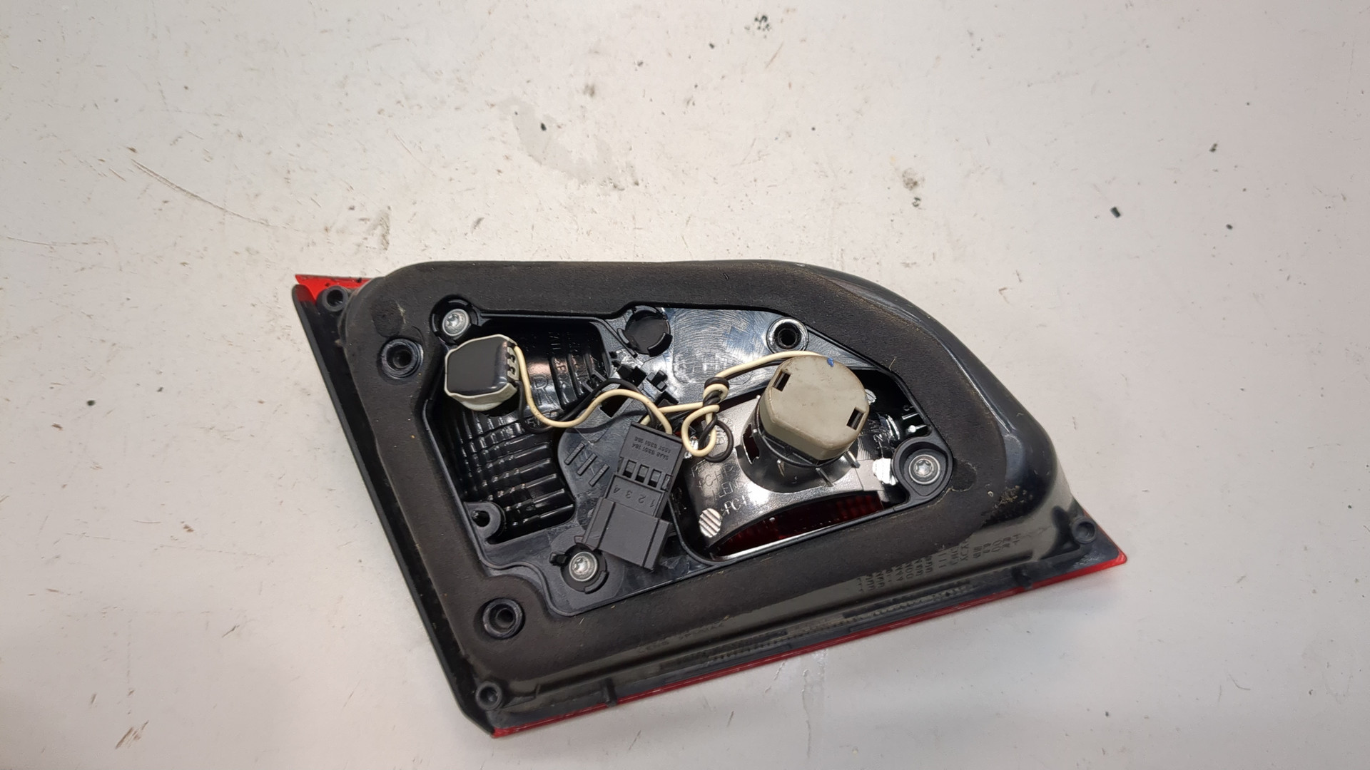 Фонарь задний внутренний правый