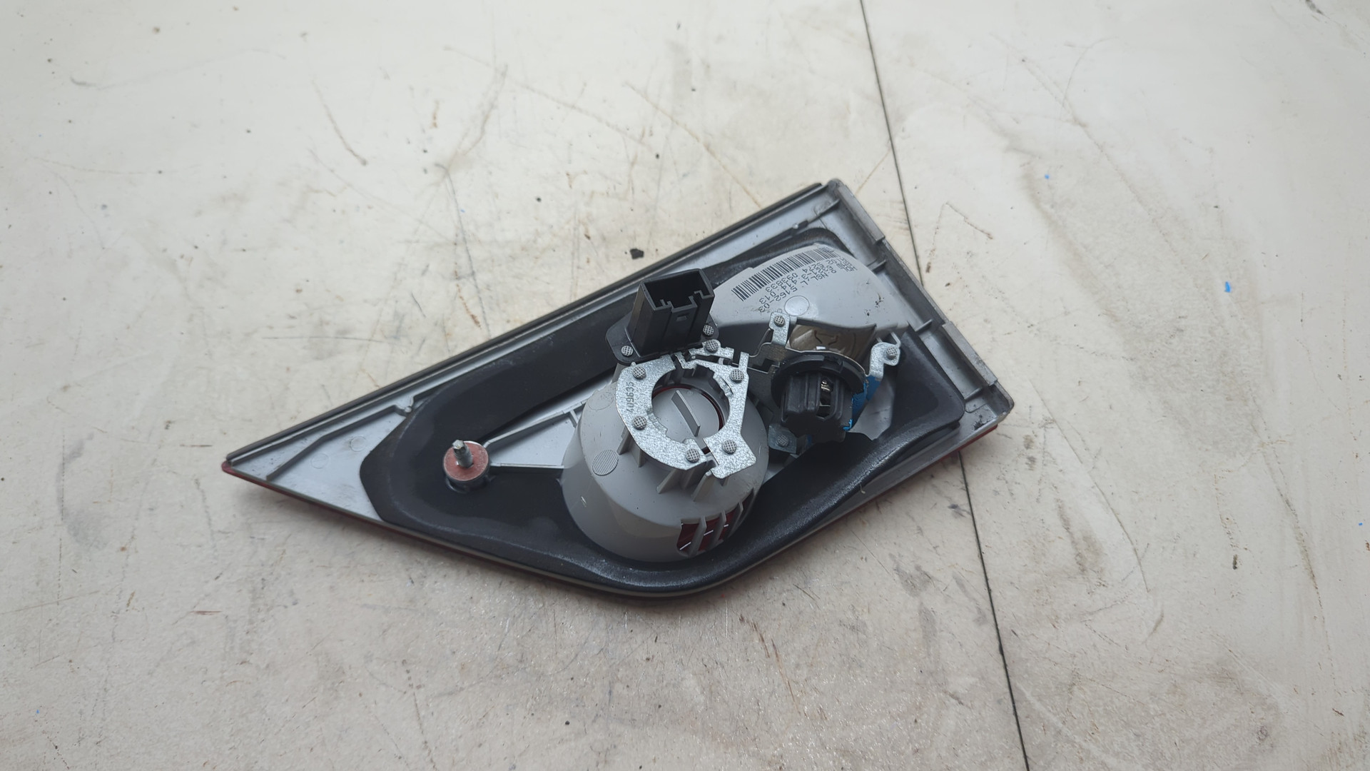 Фонарь задний внутренний левый