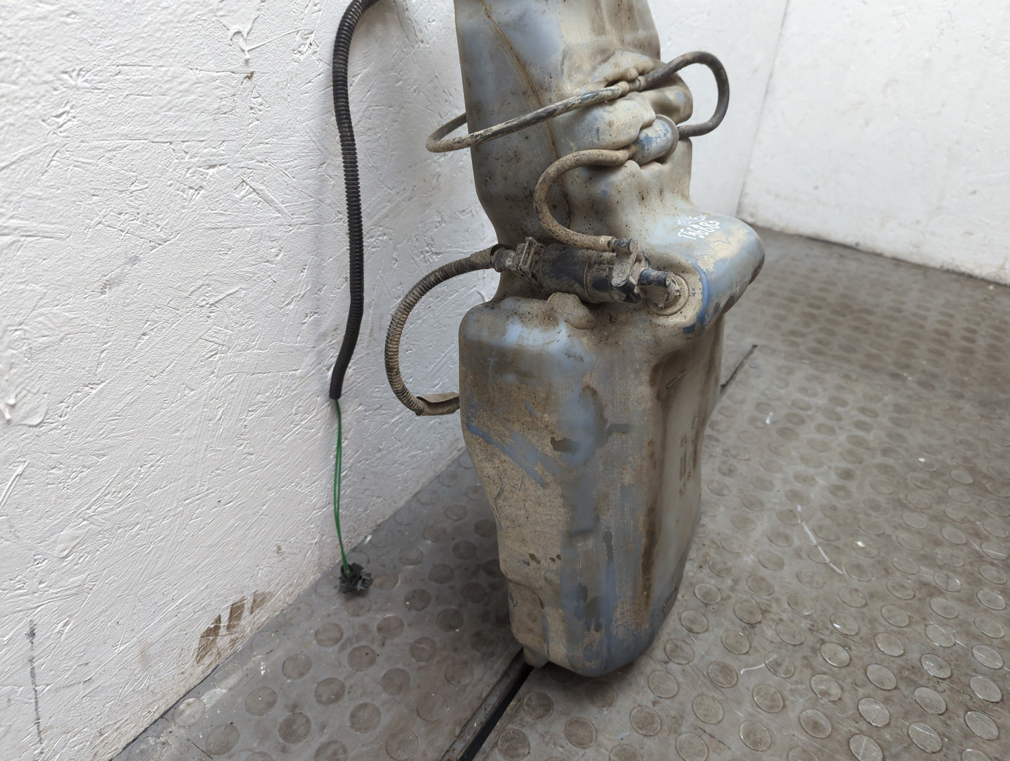 Бачок омывателя лобового стекла