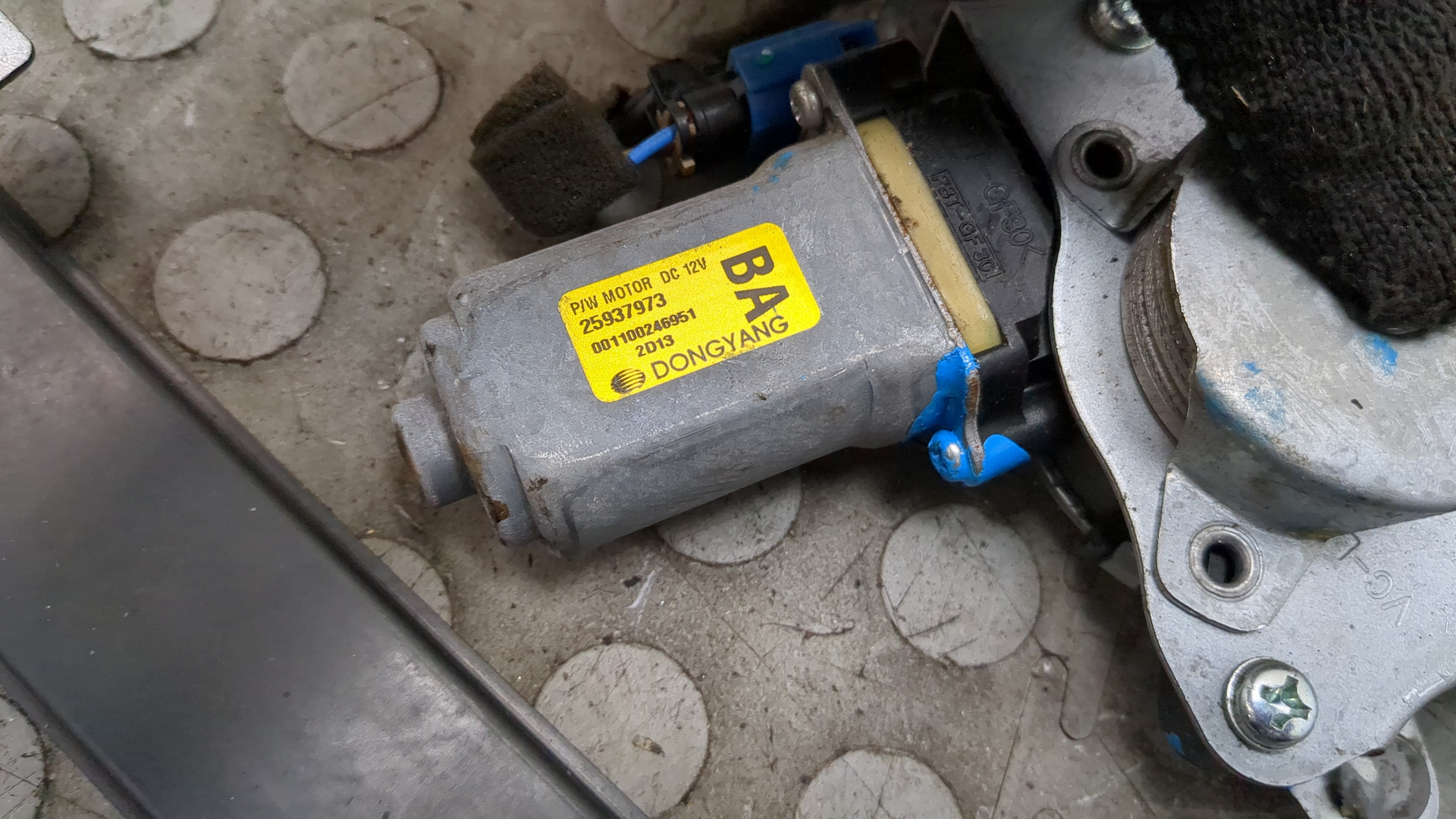 Стеклоподъемник электр. передний левый