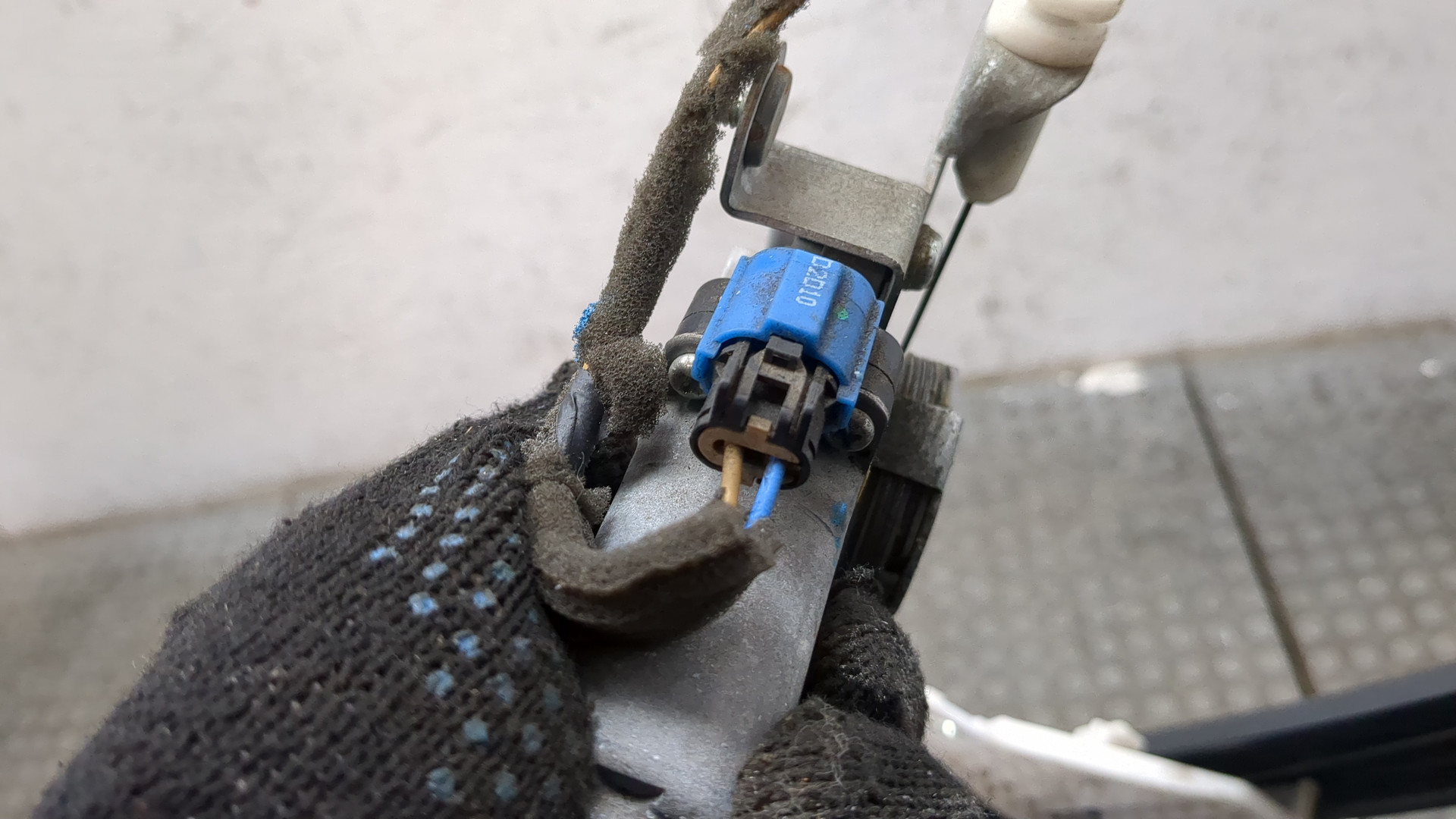 Стеклоподъемник электр. передний левый