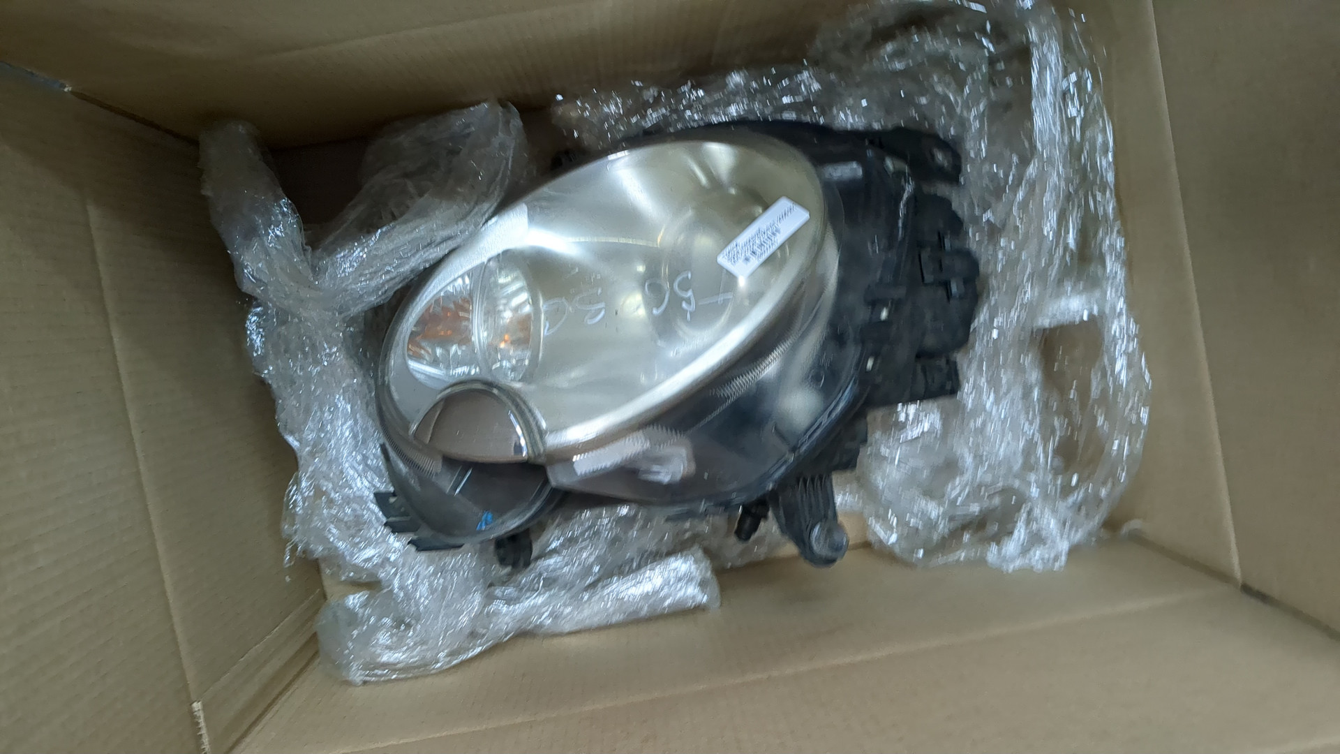 Фара правая