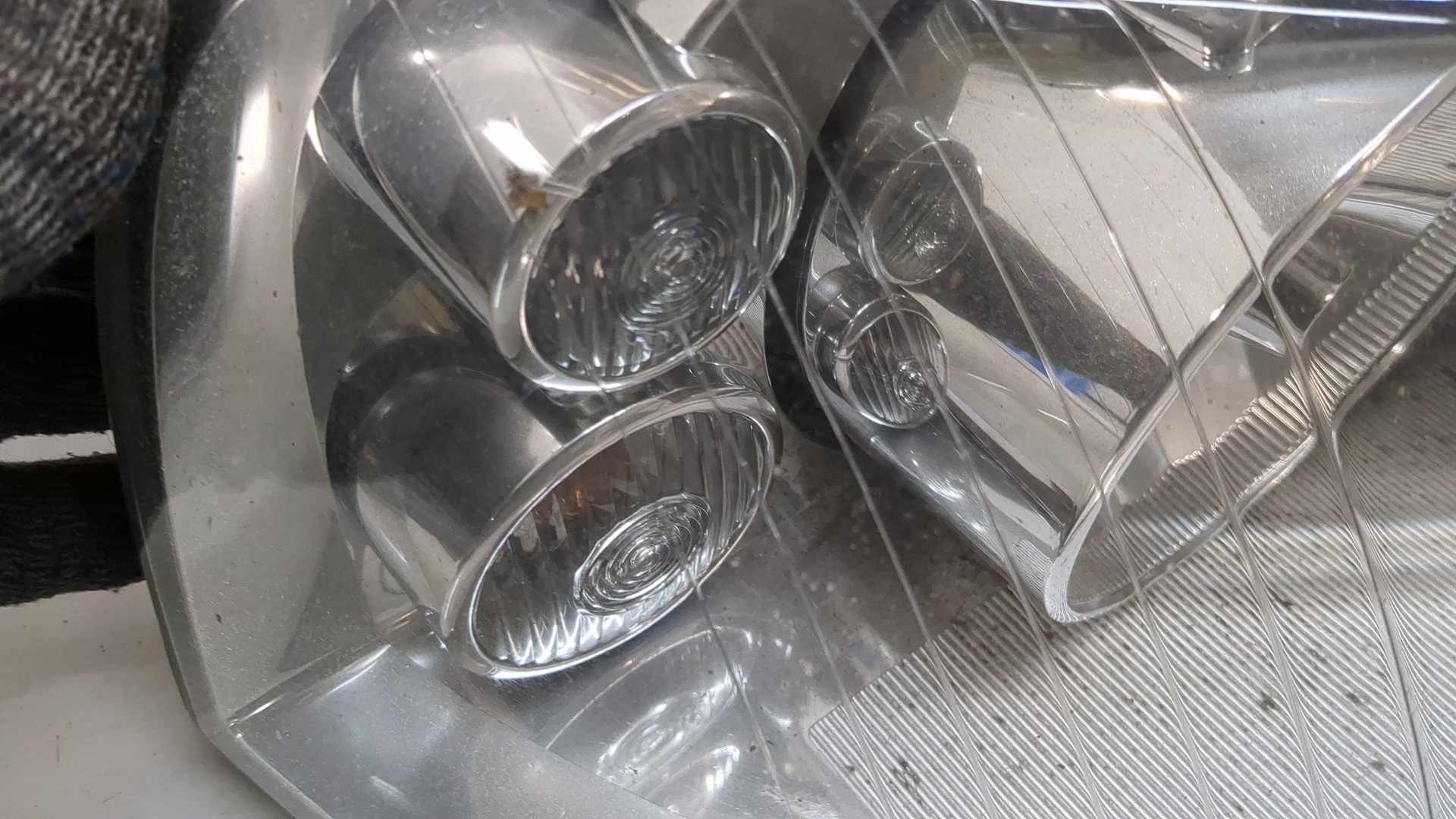 Фара правая