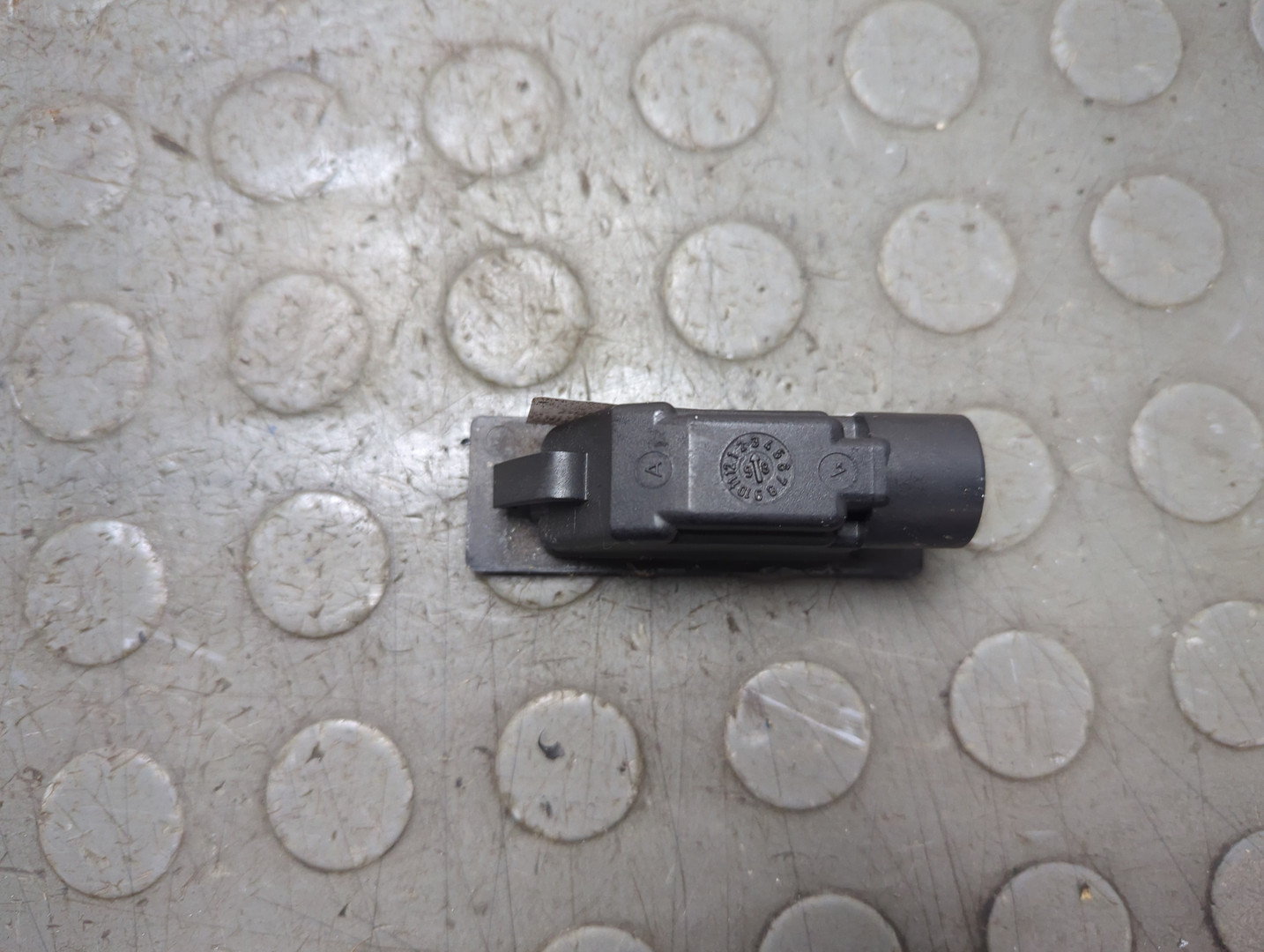 Фонарь подсветки номера