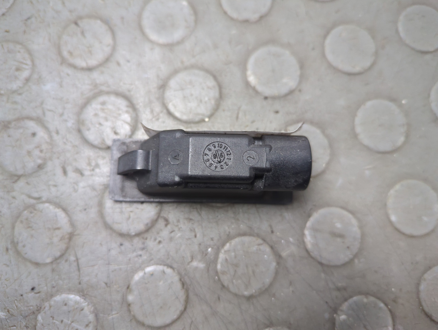 Фонарь подсветки номера