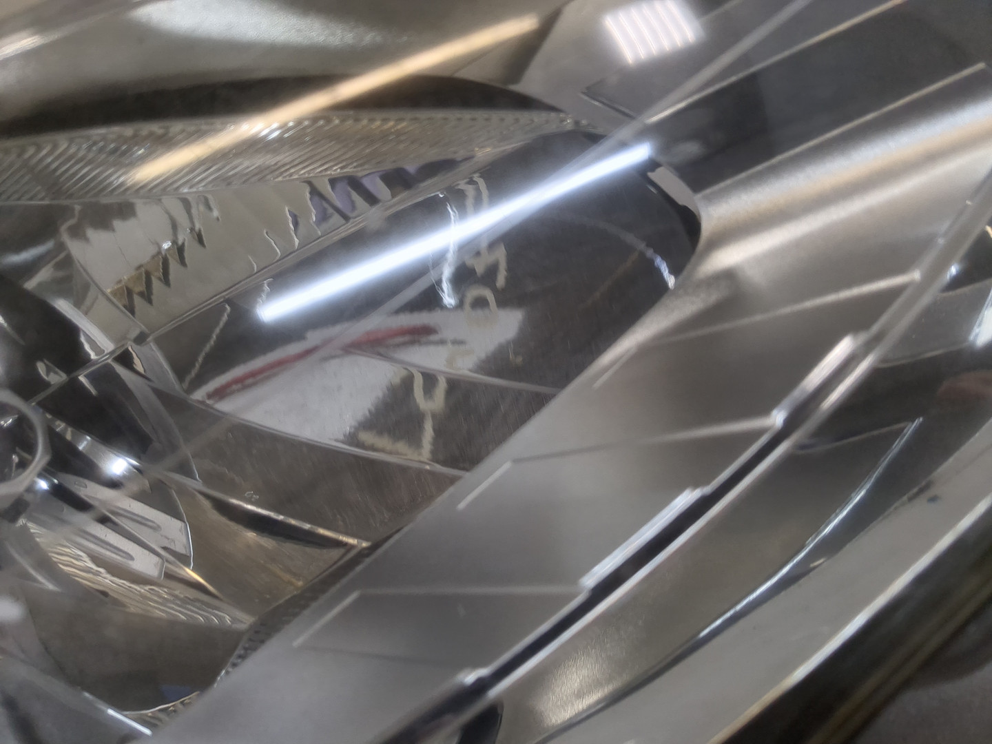 Фара правая