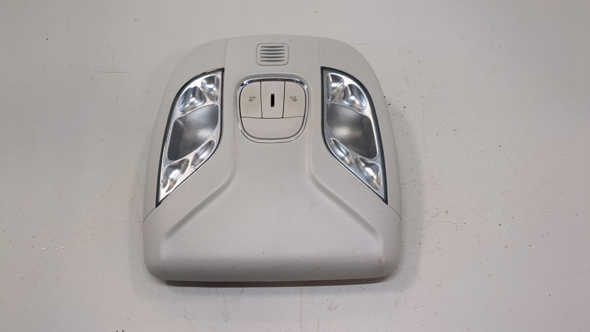 Плафон салонный