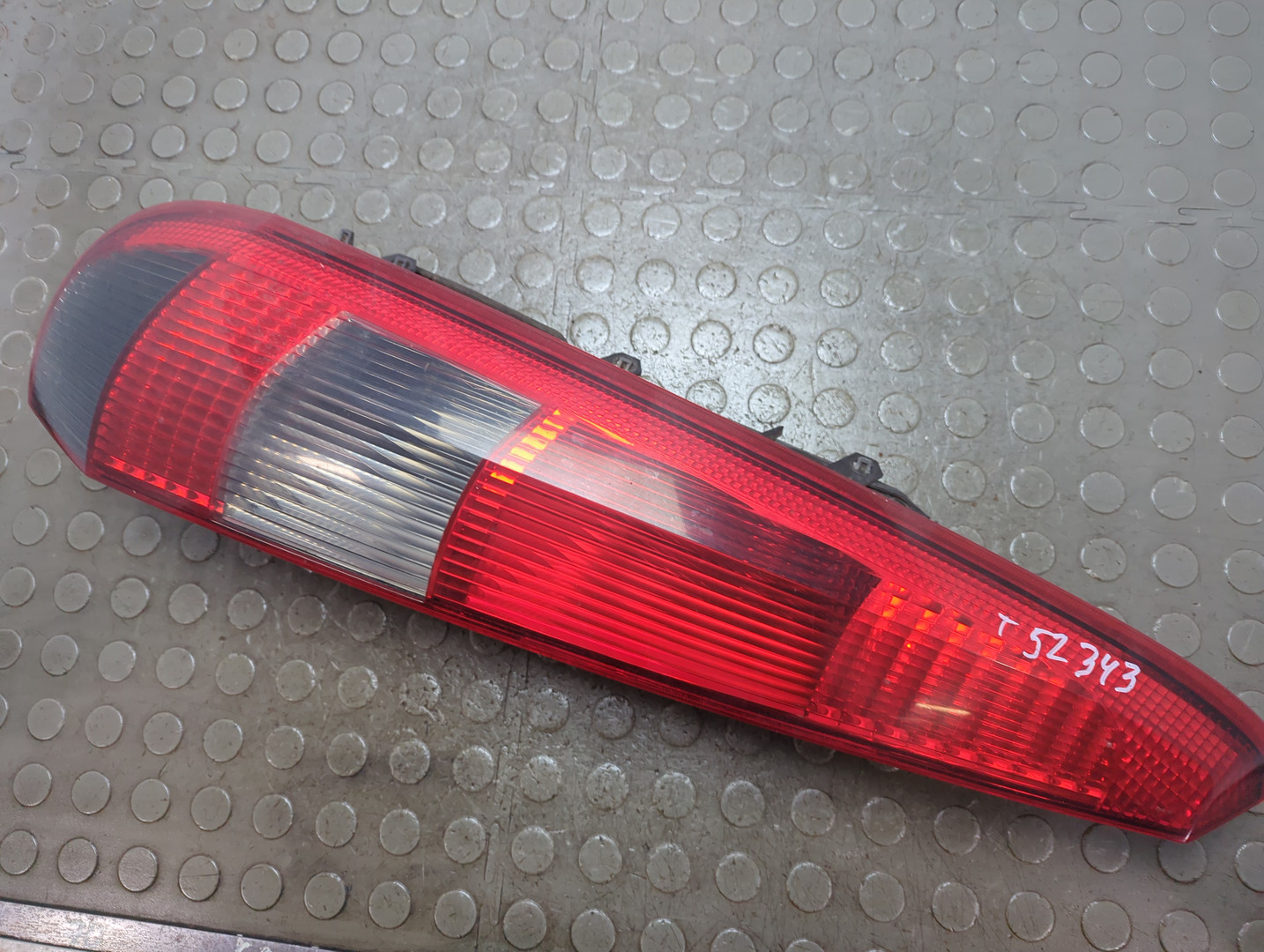 Фонарь задний левый