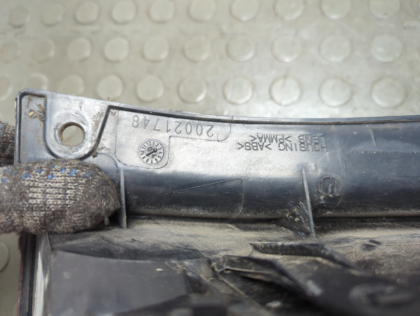 Фонарь задний левый