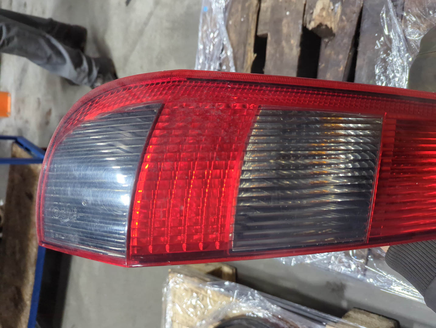 Фонарь задний левый