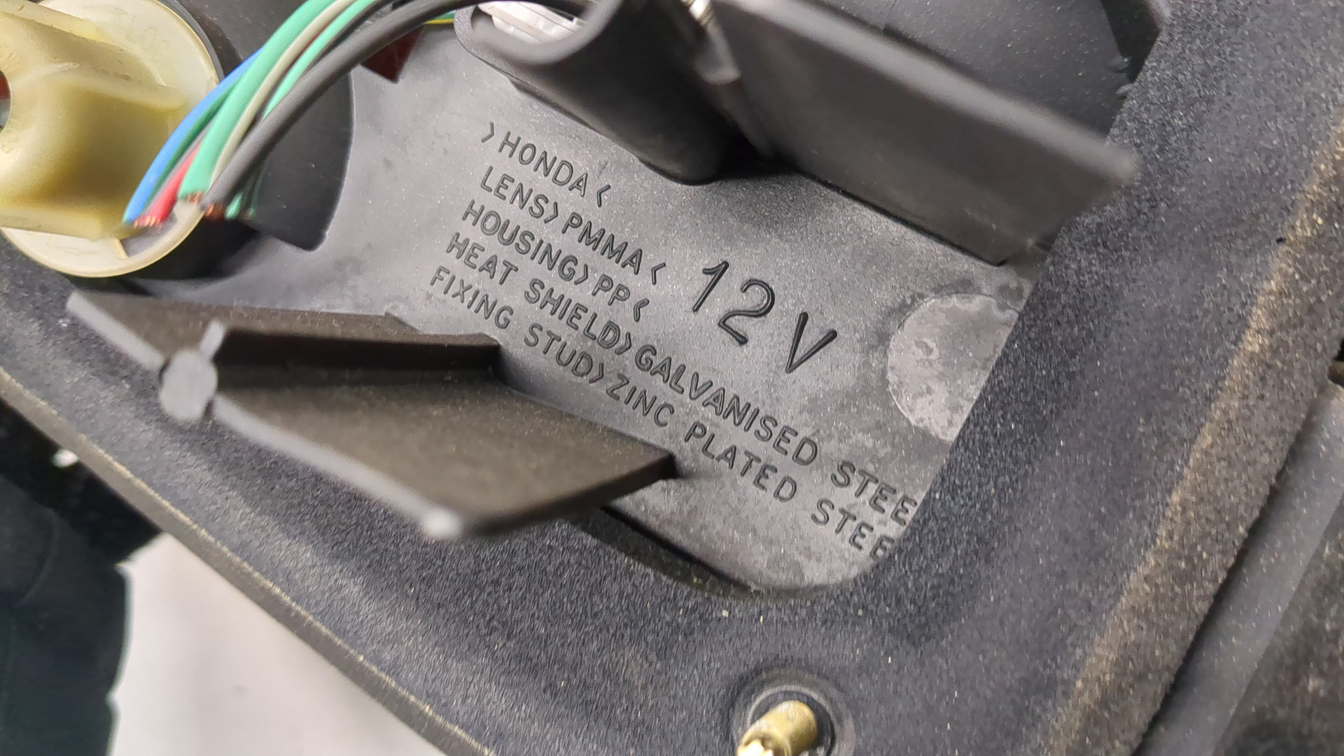 Фонарь задний левый