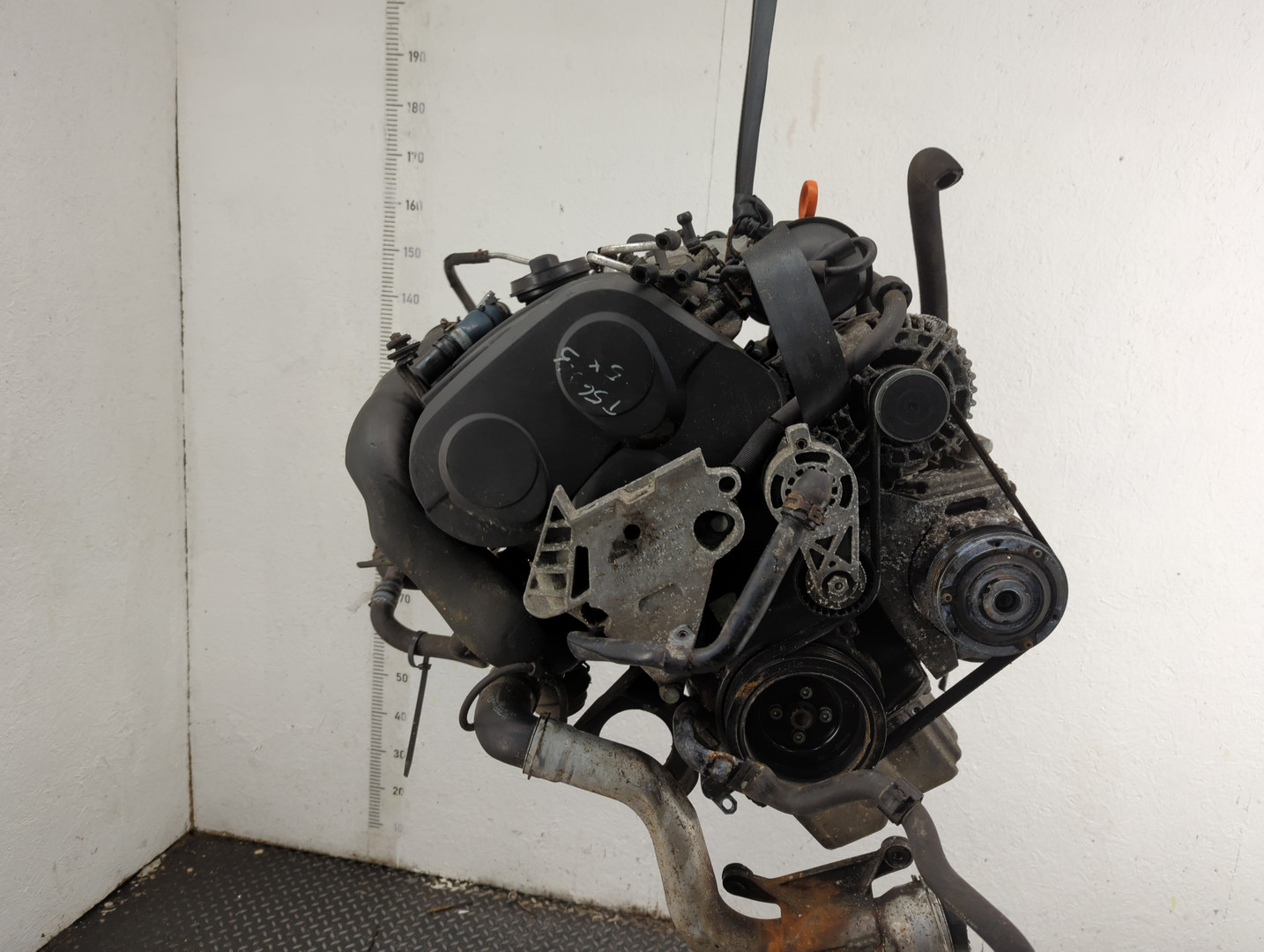 AZV – купить двигатель Volkswagen Touran AZV062524