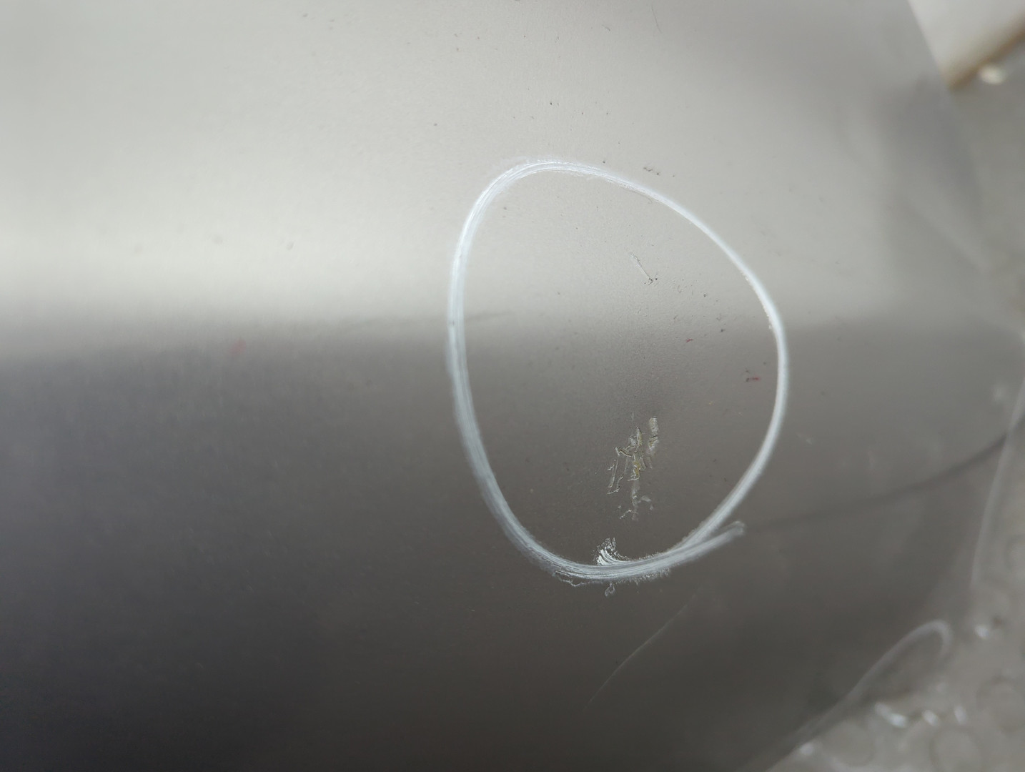 Крыло переднее правое