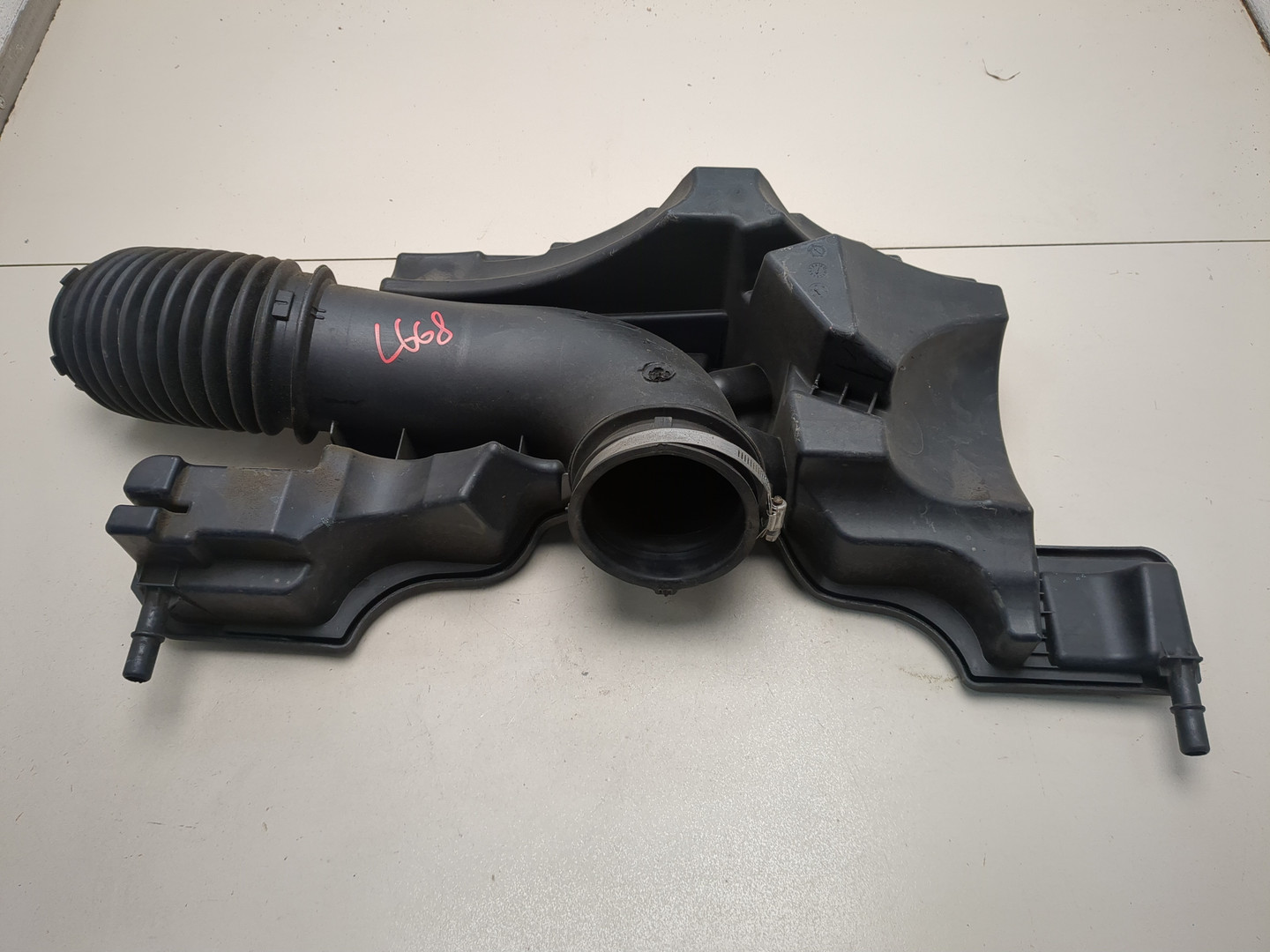 Резонатор воздушного фильтра