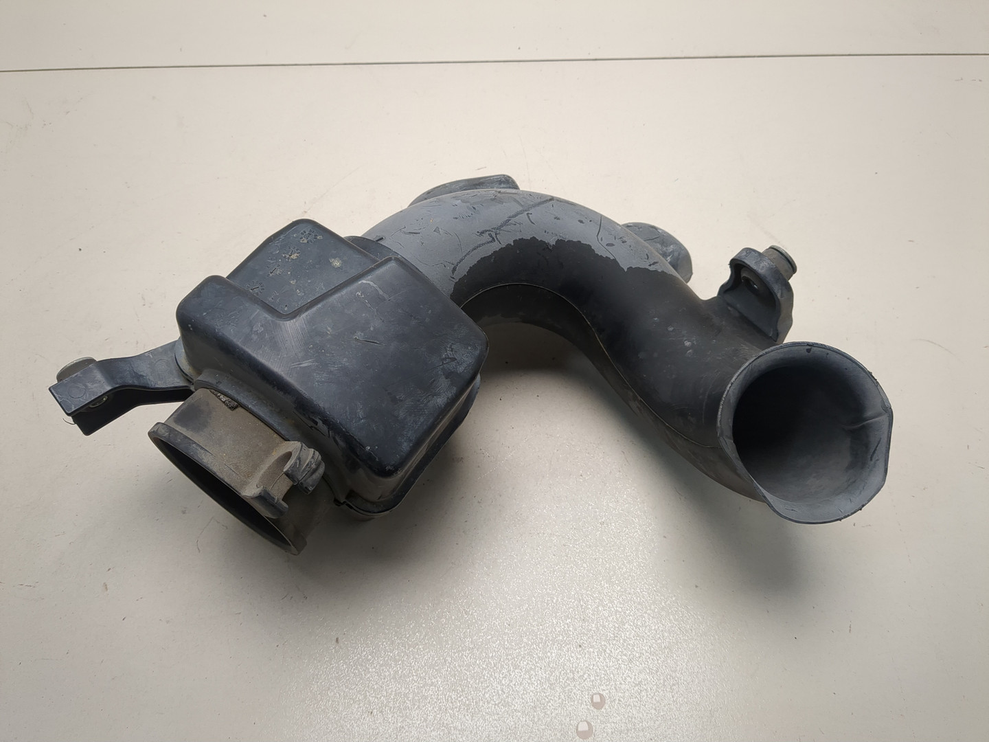 Резонатор воздушного фильтра