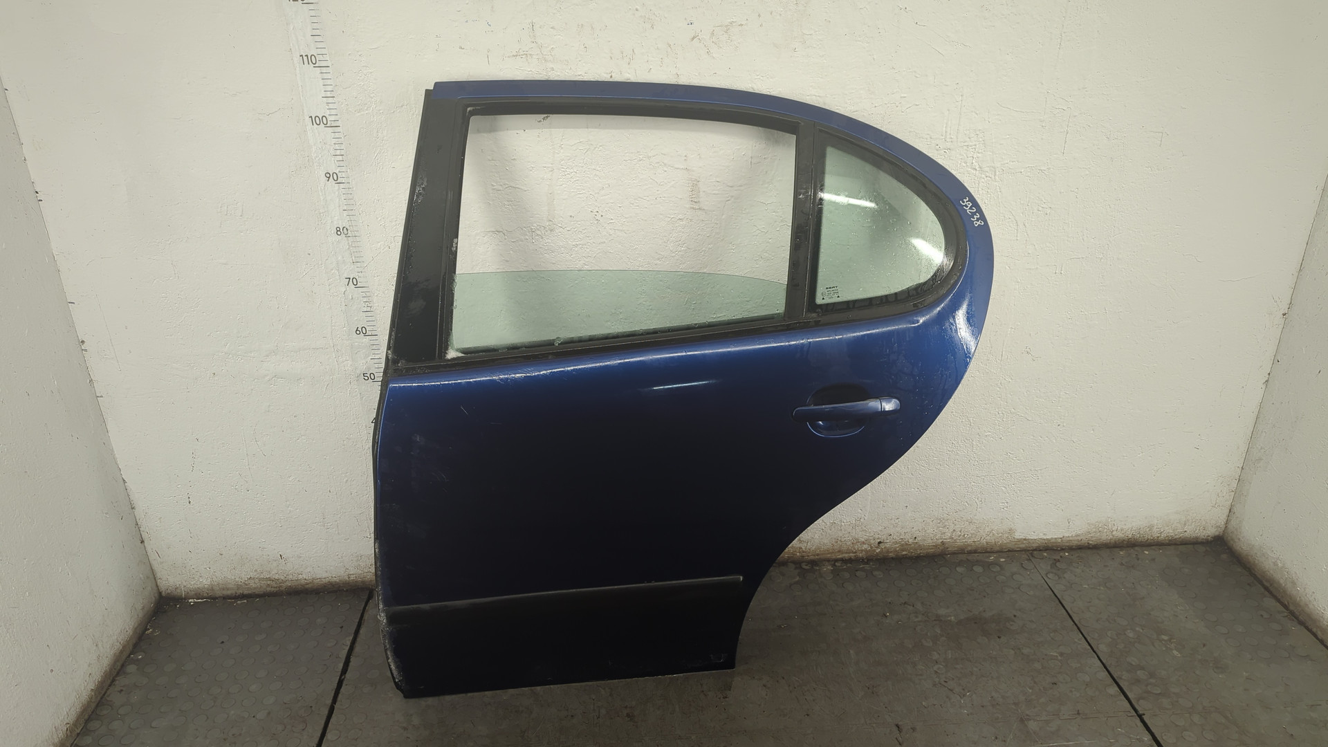 Дверь задняя левая