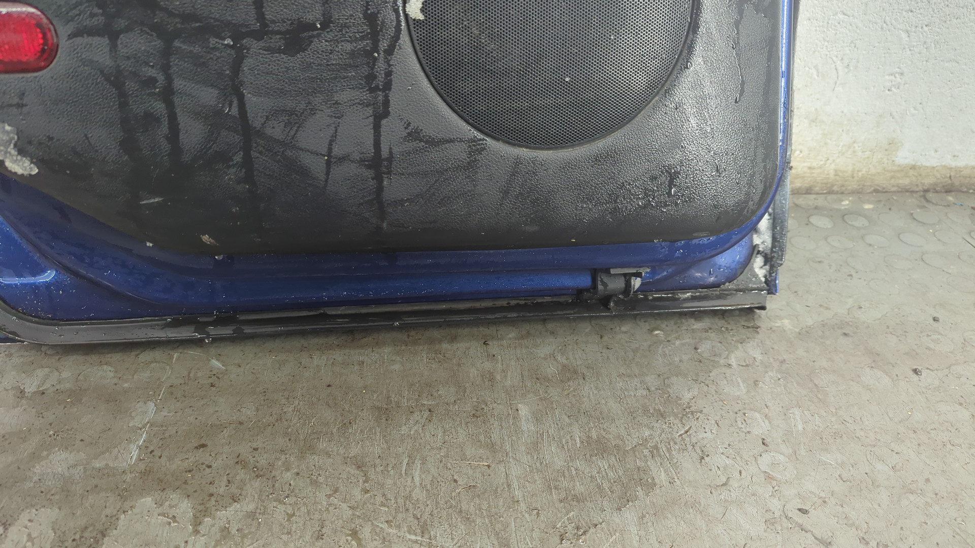 Дверь задняя левая