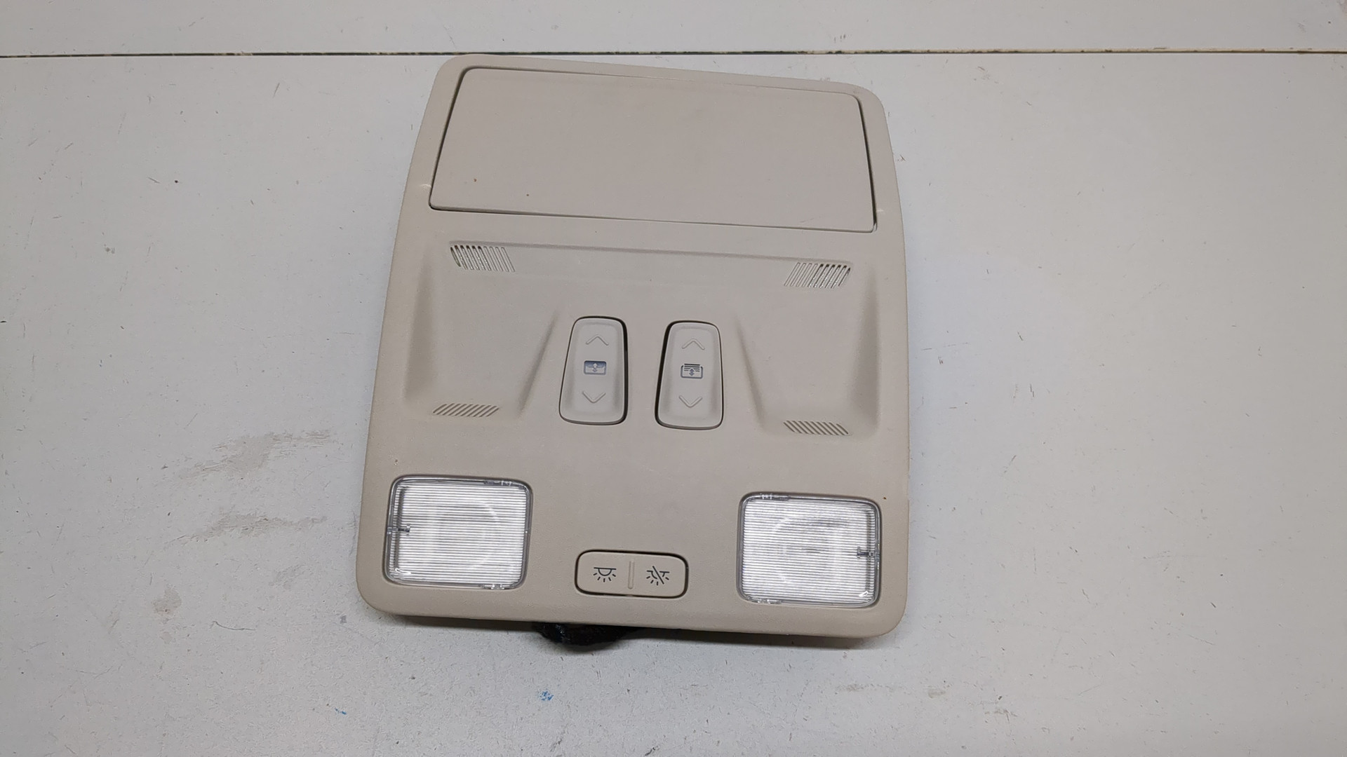 Плафон салонный