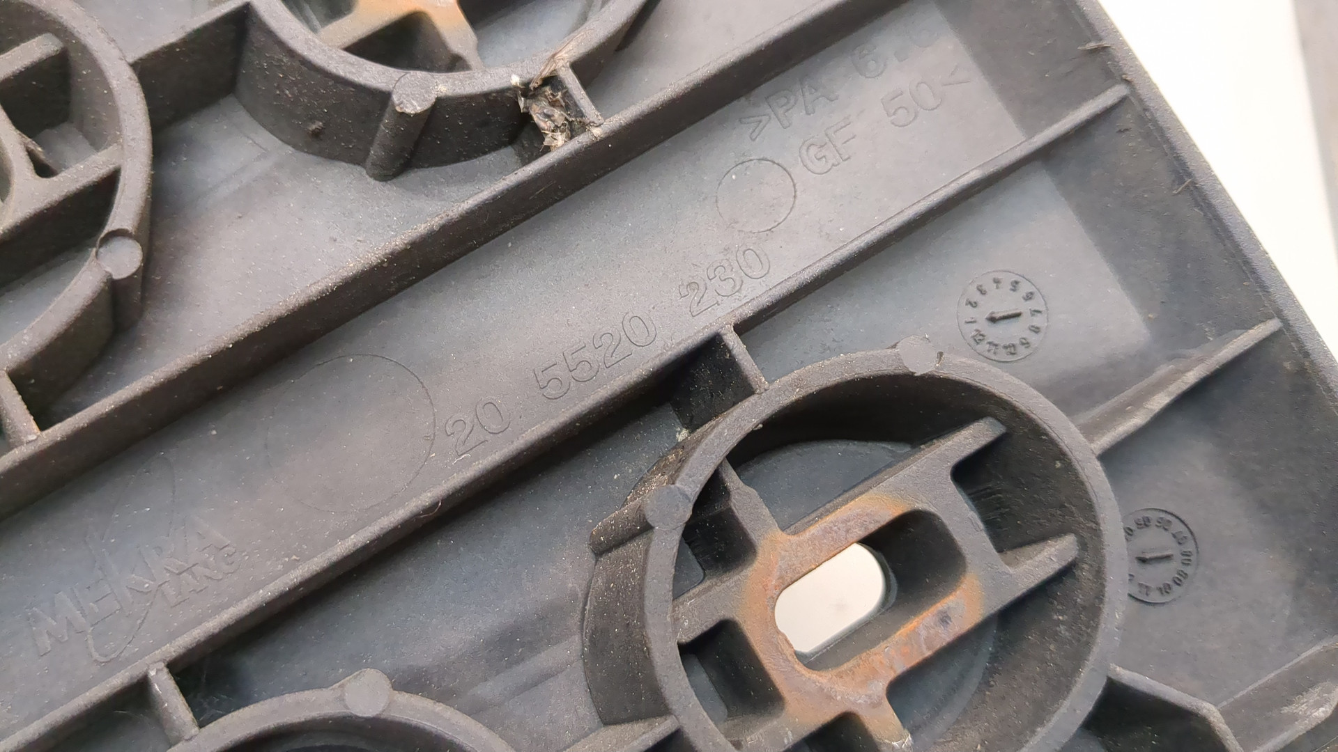 Кронштейн зеркала