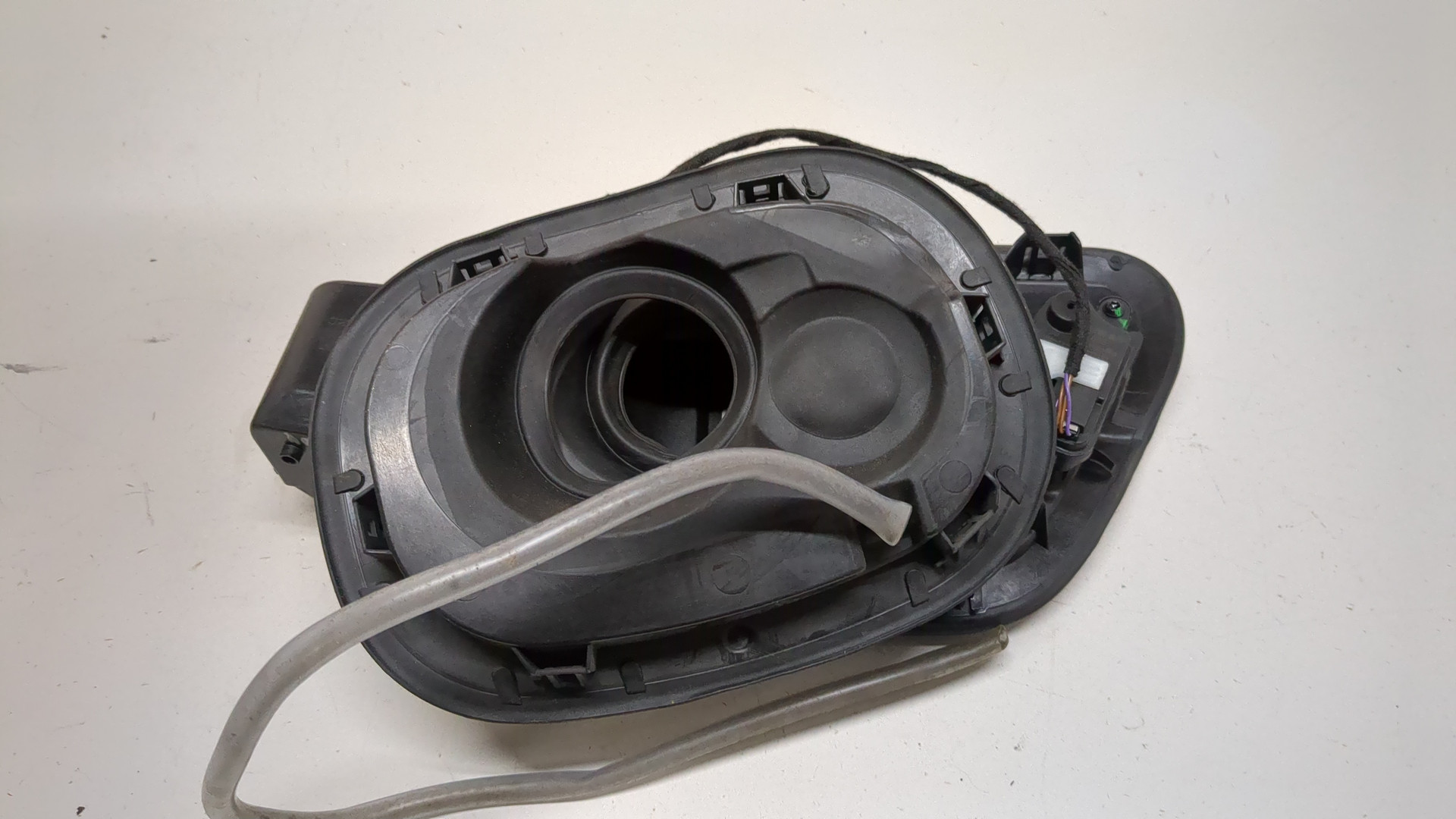 Лючок бензобака