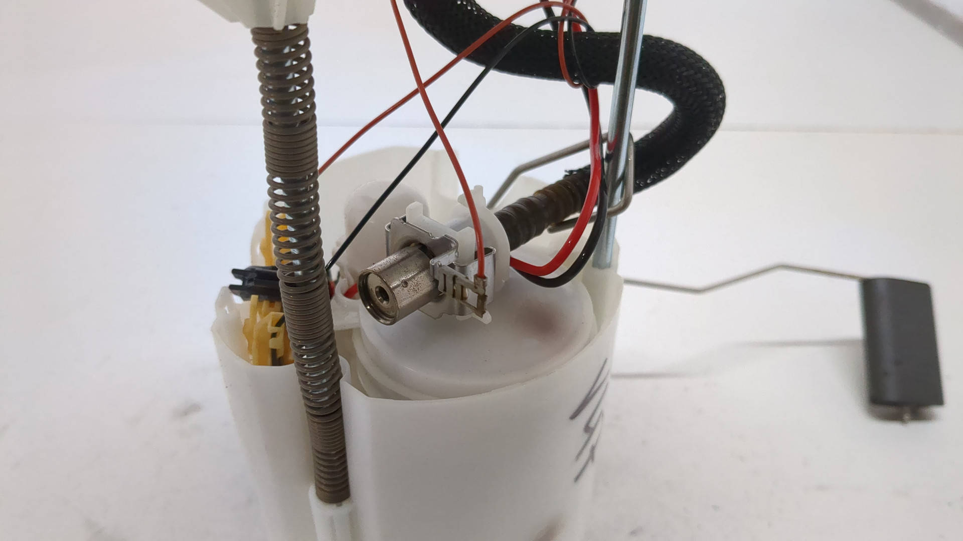 Насос топливный электрический