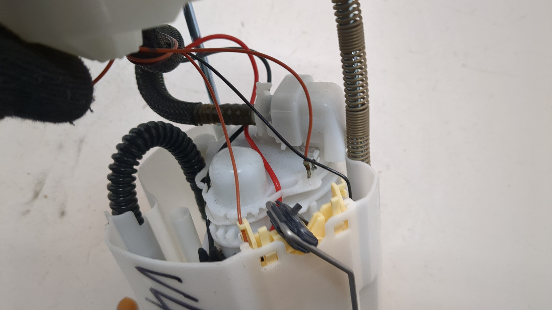 Насос топливный электрический