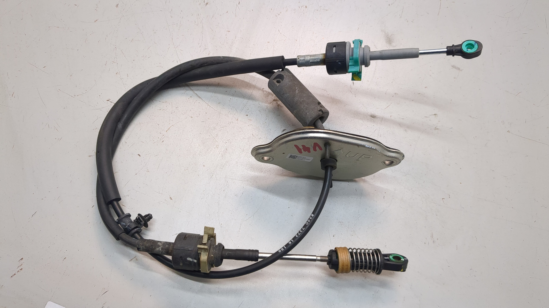 Трос стояночного тормоза