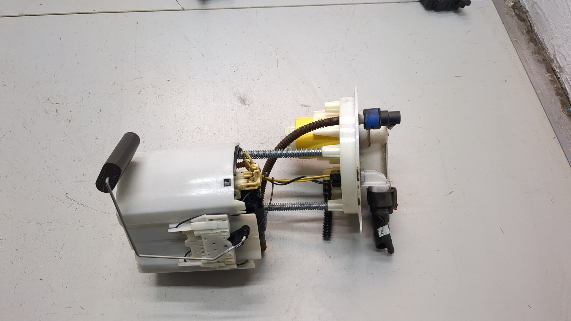 Насос топливный электрический