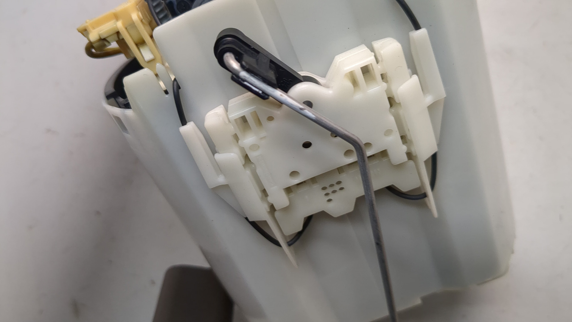 Насос топливный электрический