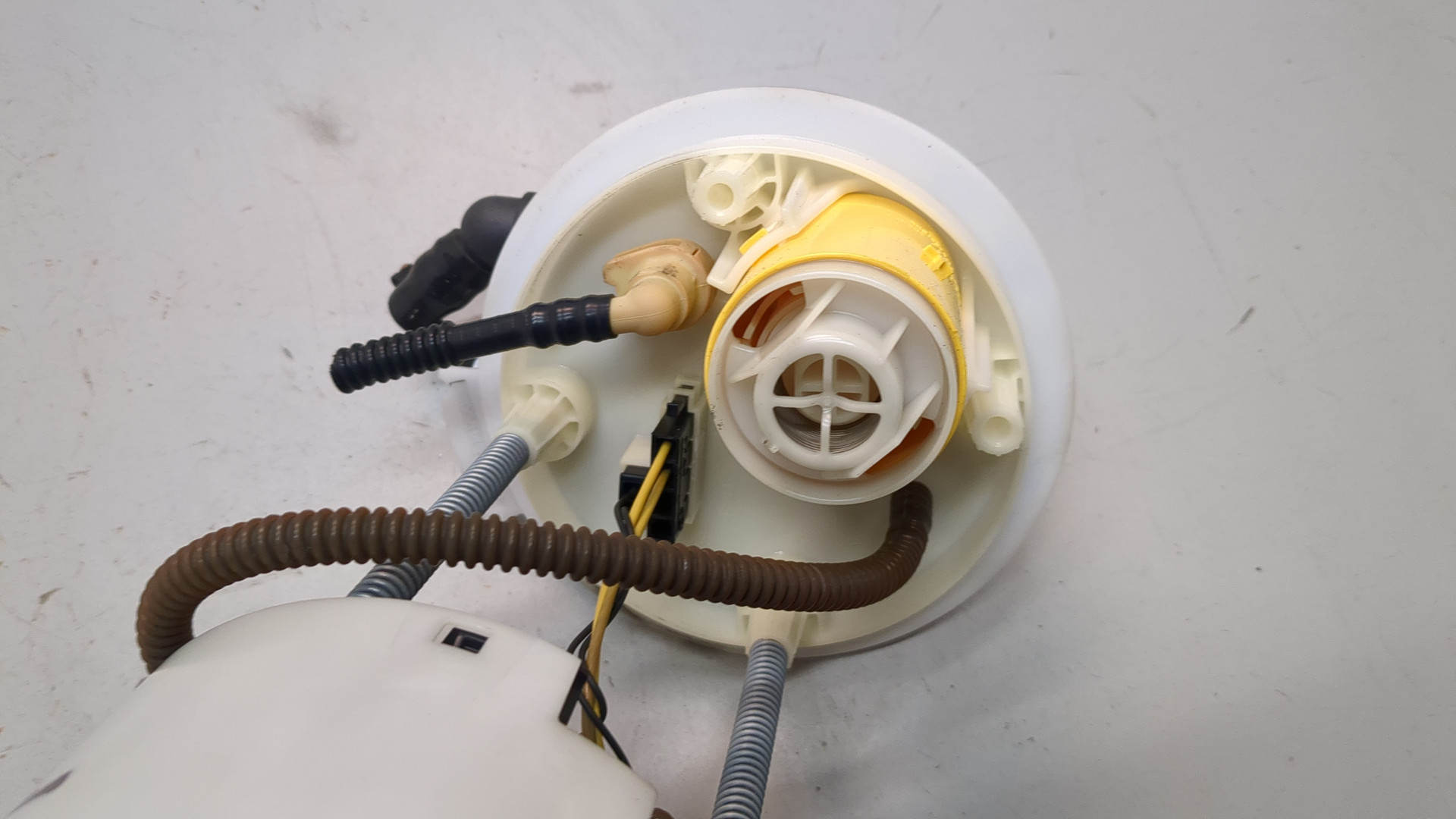 Насос топливный электрический