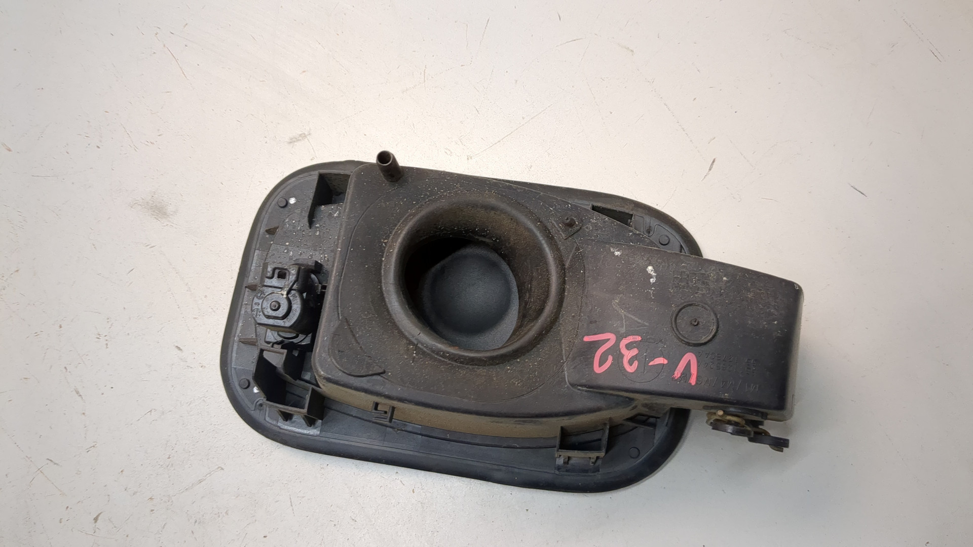 Лючок бензобака