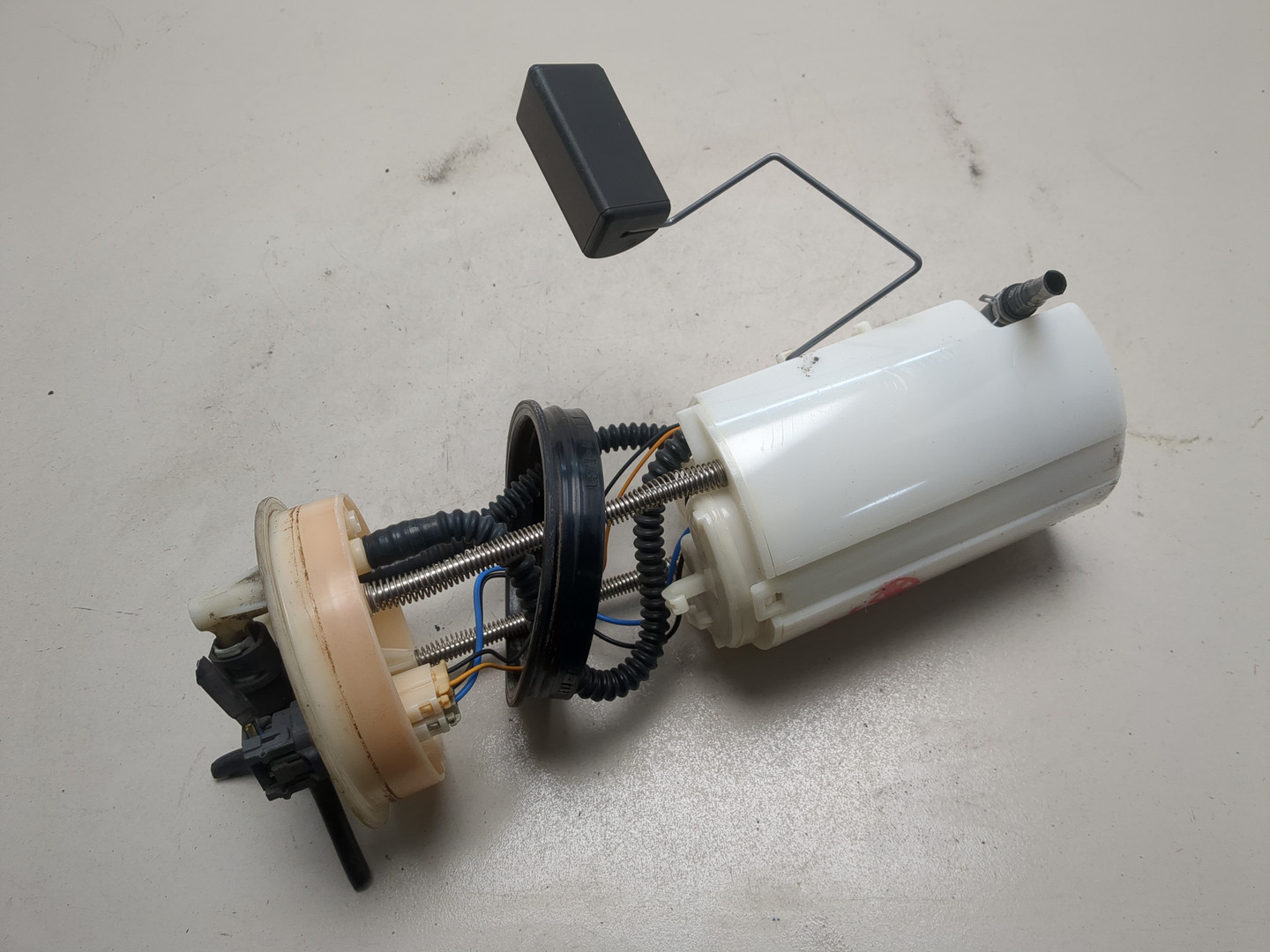 Насос топливный электрический