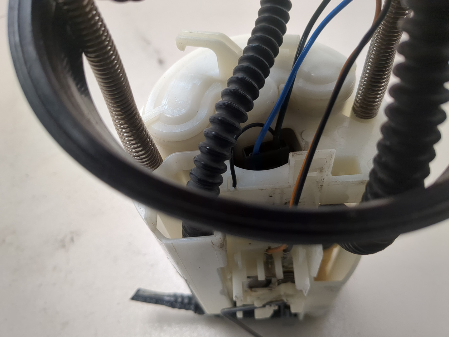 Насос топливный электрический