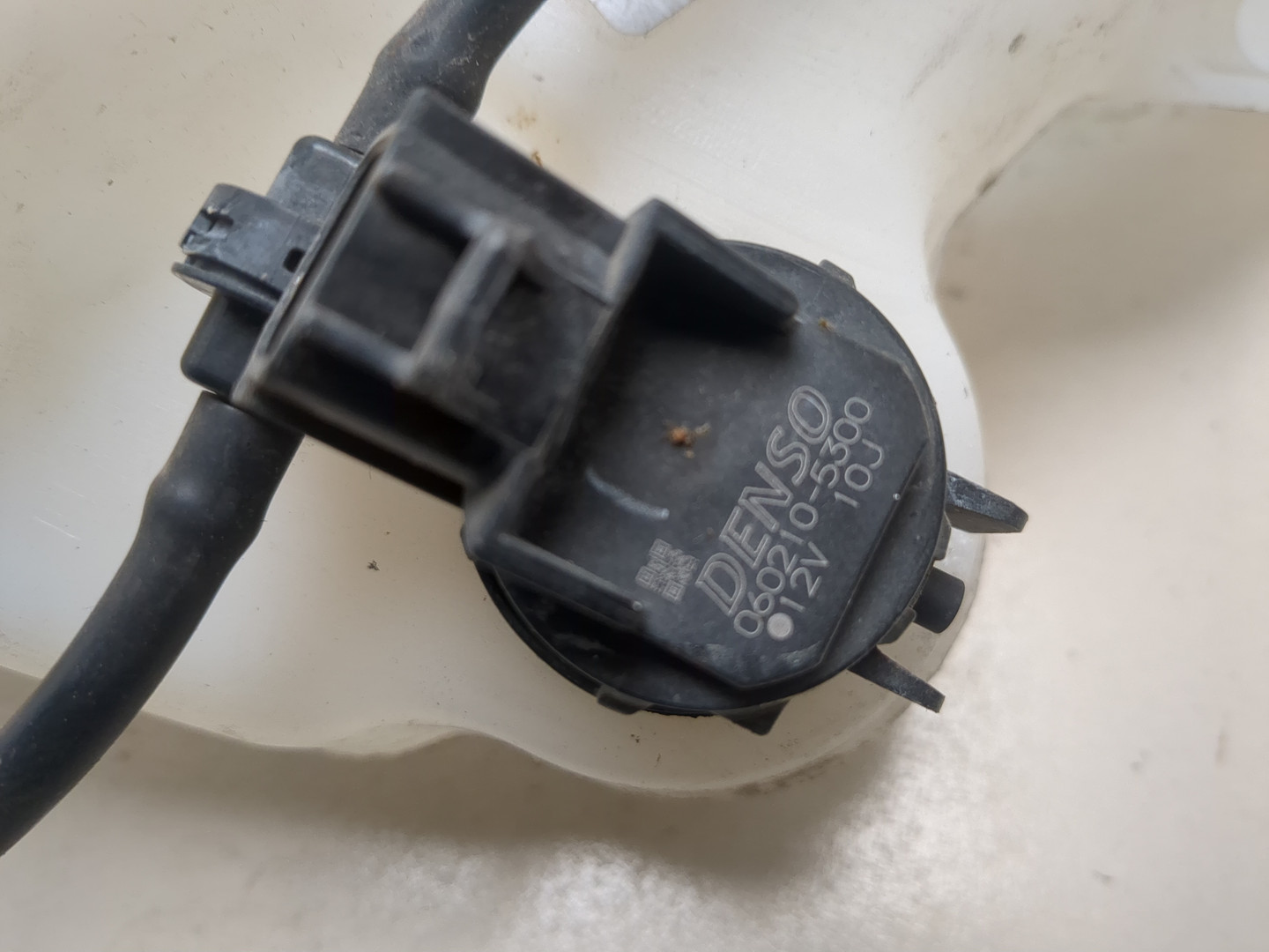 Бачок омывателя лобового стекла