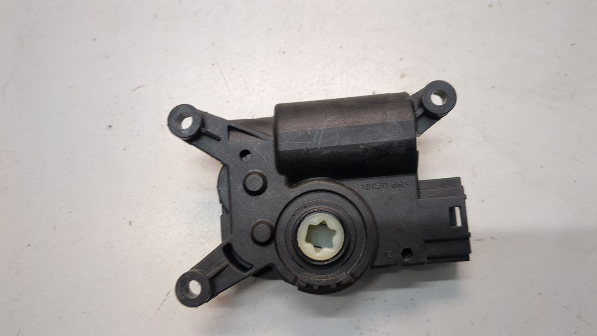 Моторчик заслонки печки