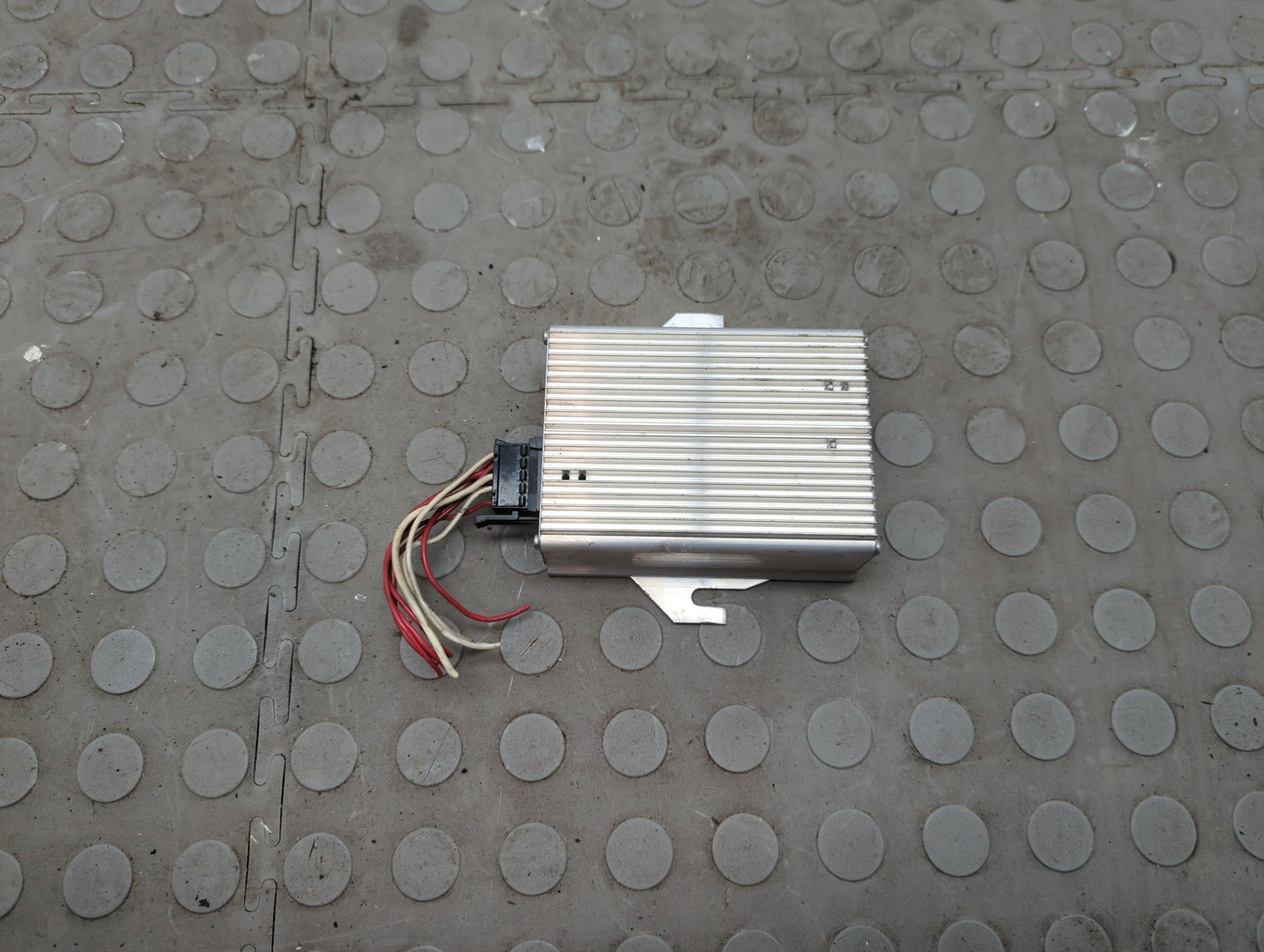 Преобразователь напряжения (адаптер)