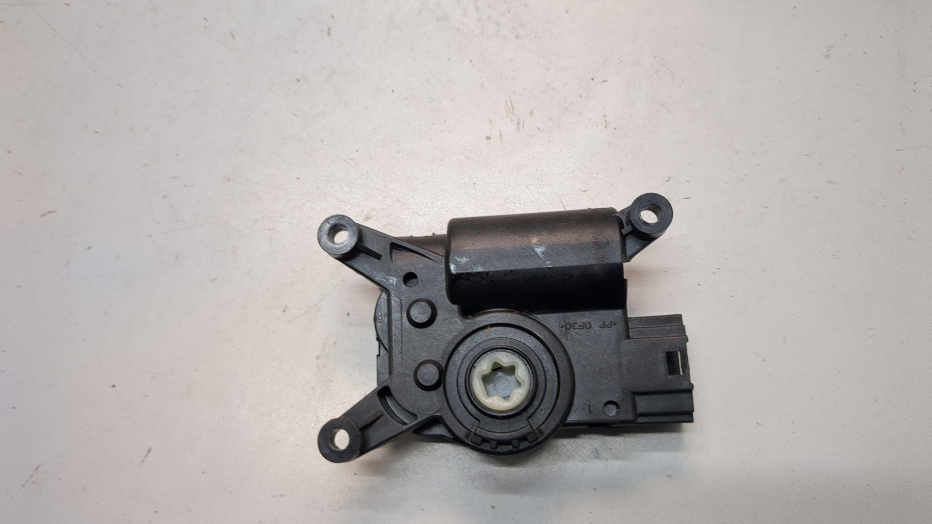 Моторчик заслонки печки